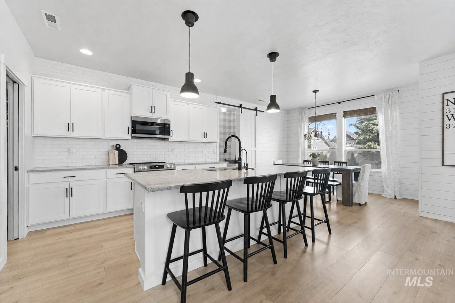 3094 W Sunny Cove St, Meridian, Idaho 83646, 4 Bedrooms, 2.5 Bathrooms, Residential For Sale, Price $639,300,MLS 98986357