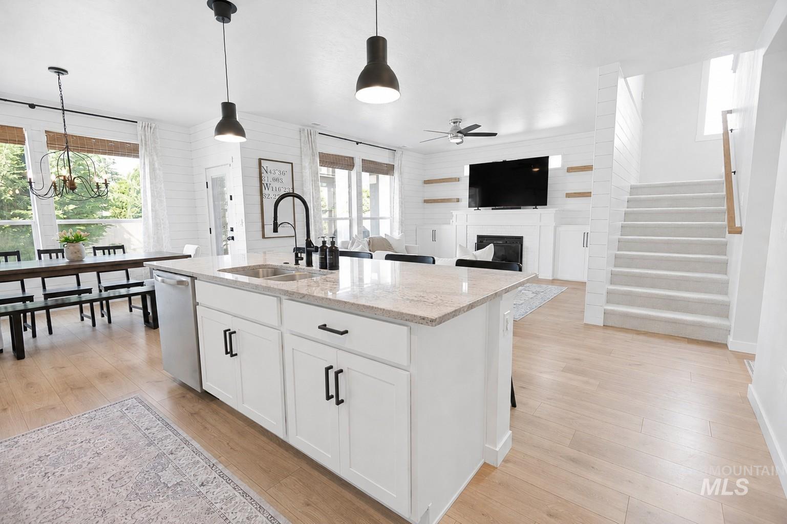 3094 W Sunny Cove St, Meridian, Idaho 83646, 4 Bedrooms, 2.5 Bathrooms, Residential For Sale, Price $639,300,MLS 98986357