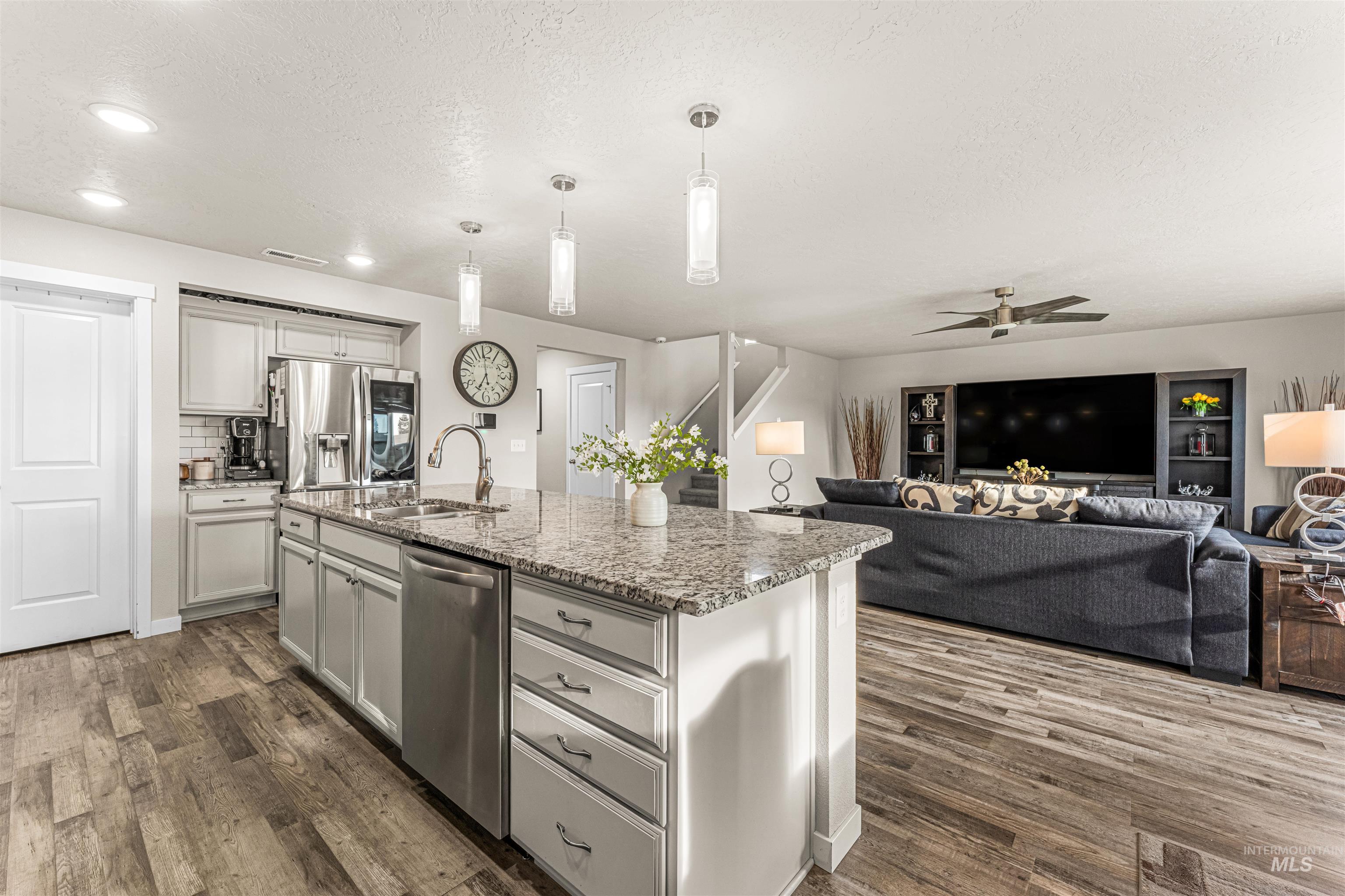 17817 Sunset Ridge Ave., Nampa, Idaho 83687, 4 Bedrooms, 2.5 Bathrooms, Residential For Sale, Price $489,900,MLS 98986358