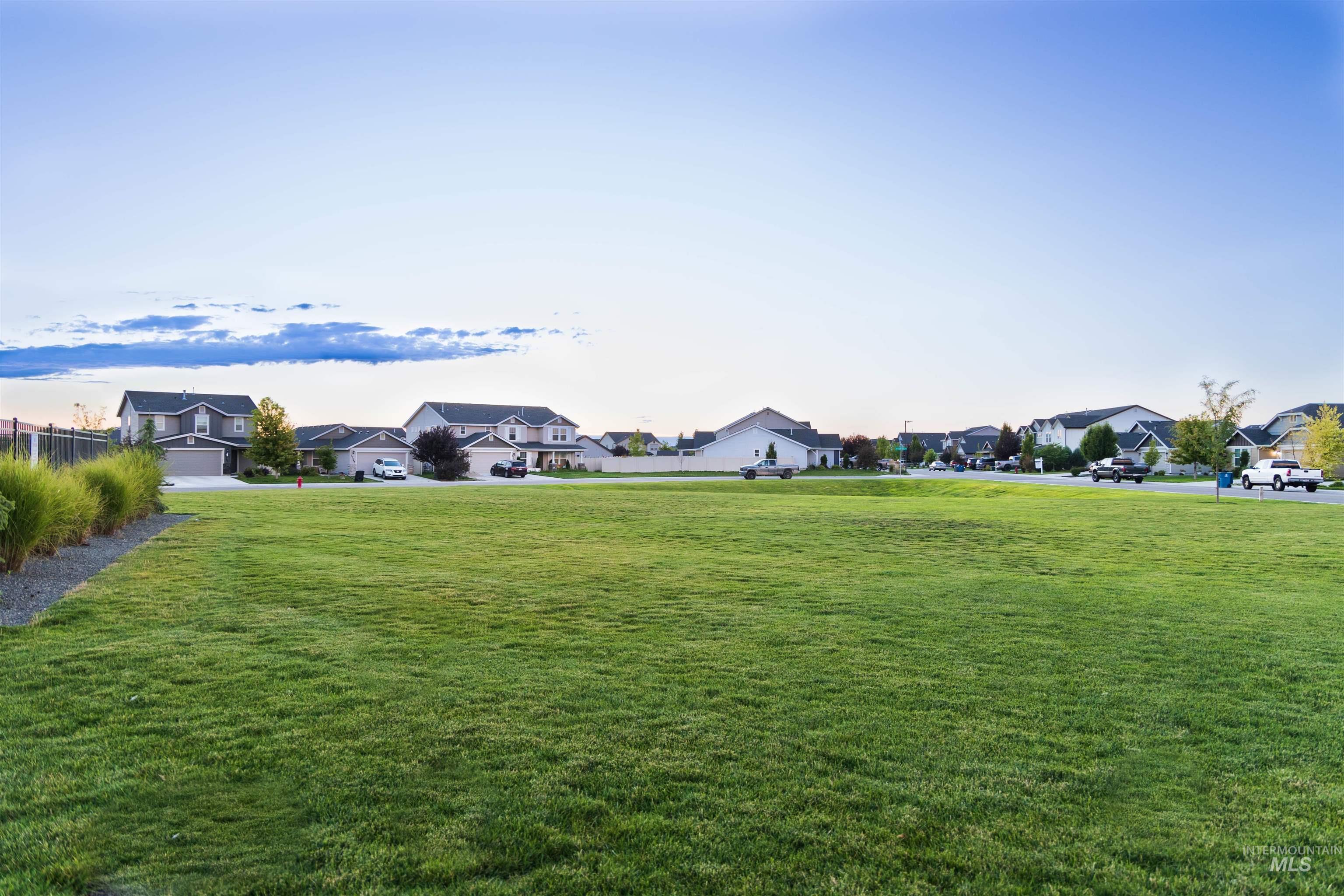 17817 Sunset Ridge Ave., Nampa, Idaho 83687, 4 Bedrooms, 2.5 Bathrooms, Residential For Sale, Price $489,900,MLS 98986358