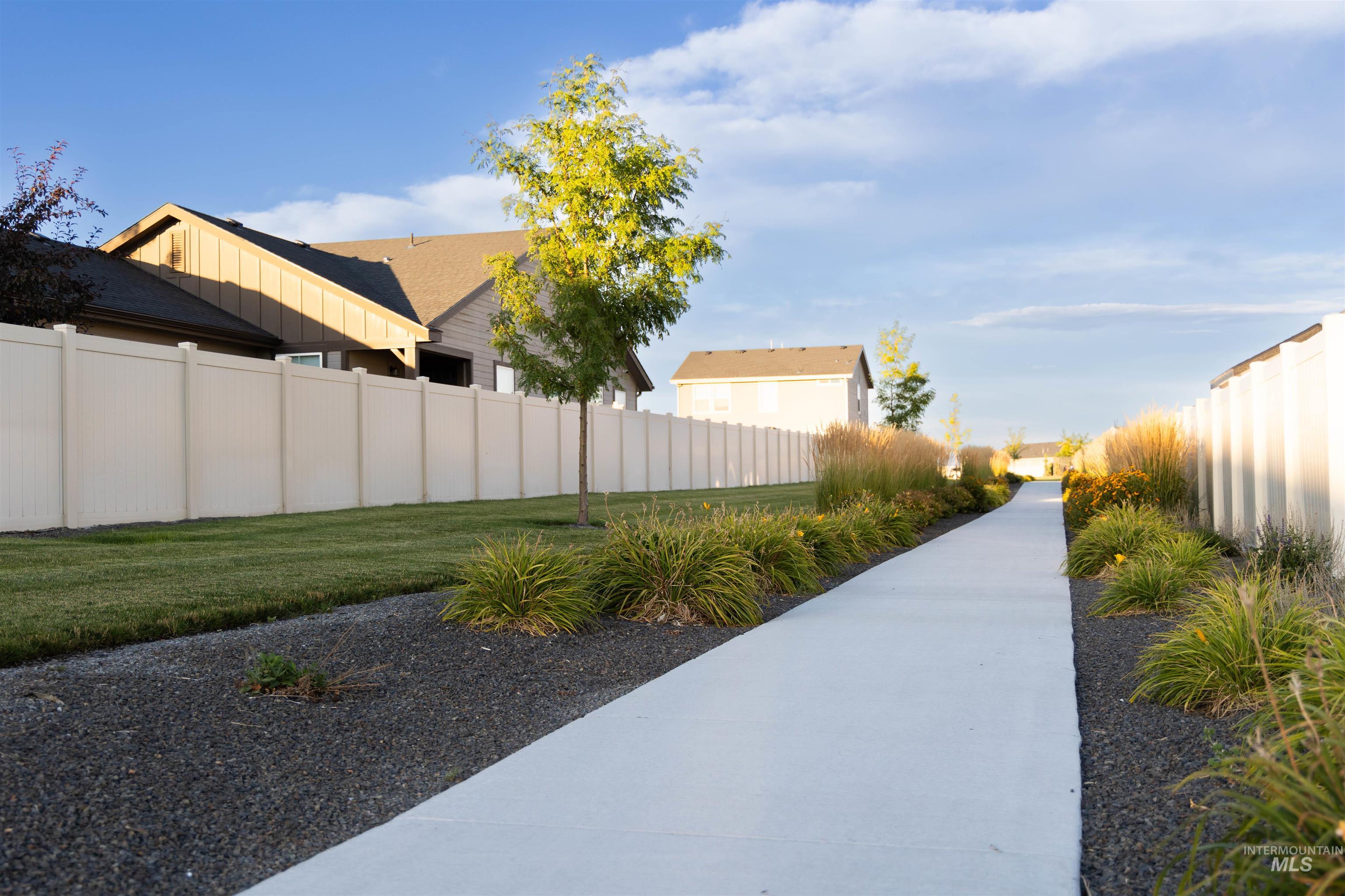 17817 Sunset Ridge Ave., Nampa, Idaho 83687, 4 Bedrooms, 2.5 Bathrooms, Residential For Sale, Price $489,900,MLS 98986358