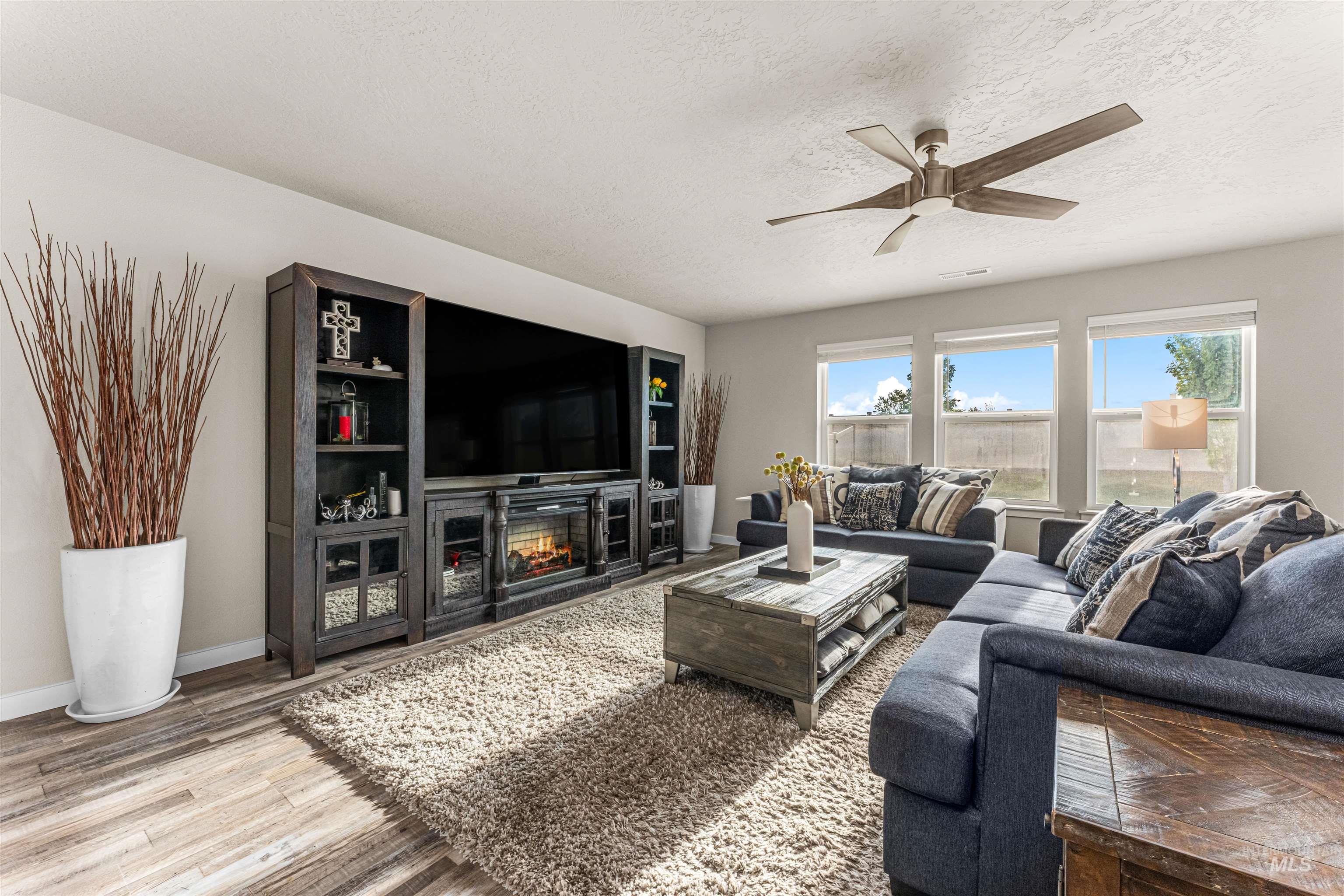 17817 Sunset Ridge Ave., Nampa, Idaho 83687, 4 Bedrooms, 2.5 Bathrooms, Residential For Sale, Price $489,900,MLS 98986358