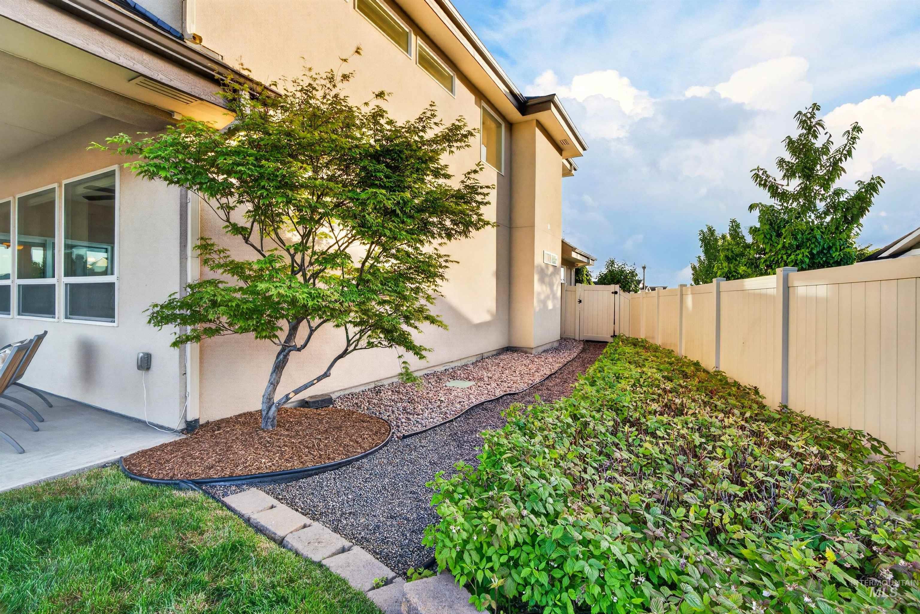 7624 S Wagons View Avenue, Boise, Idaho 83716, 5 Bedrooms, 3 Bathrooms, Residential For Sale, Price $1,200,000, 98986361