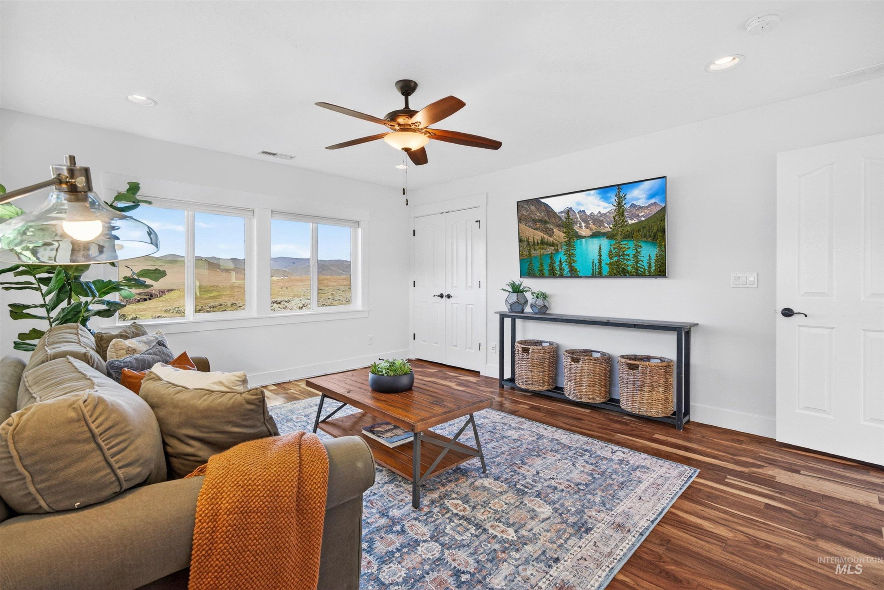 7624 S Wagons View Avenue, Boise, Idaho 83716, 5 Bedrooms, 3 Bathrooms, Residential For Sale, Price $1,200,000, 98986361