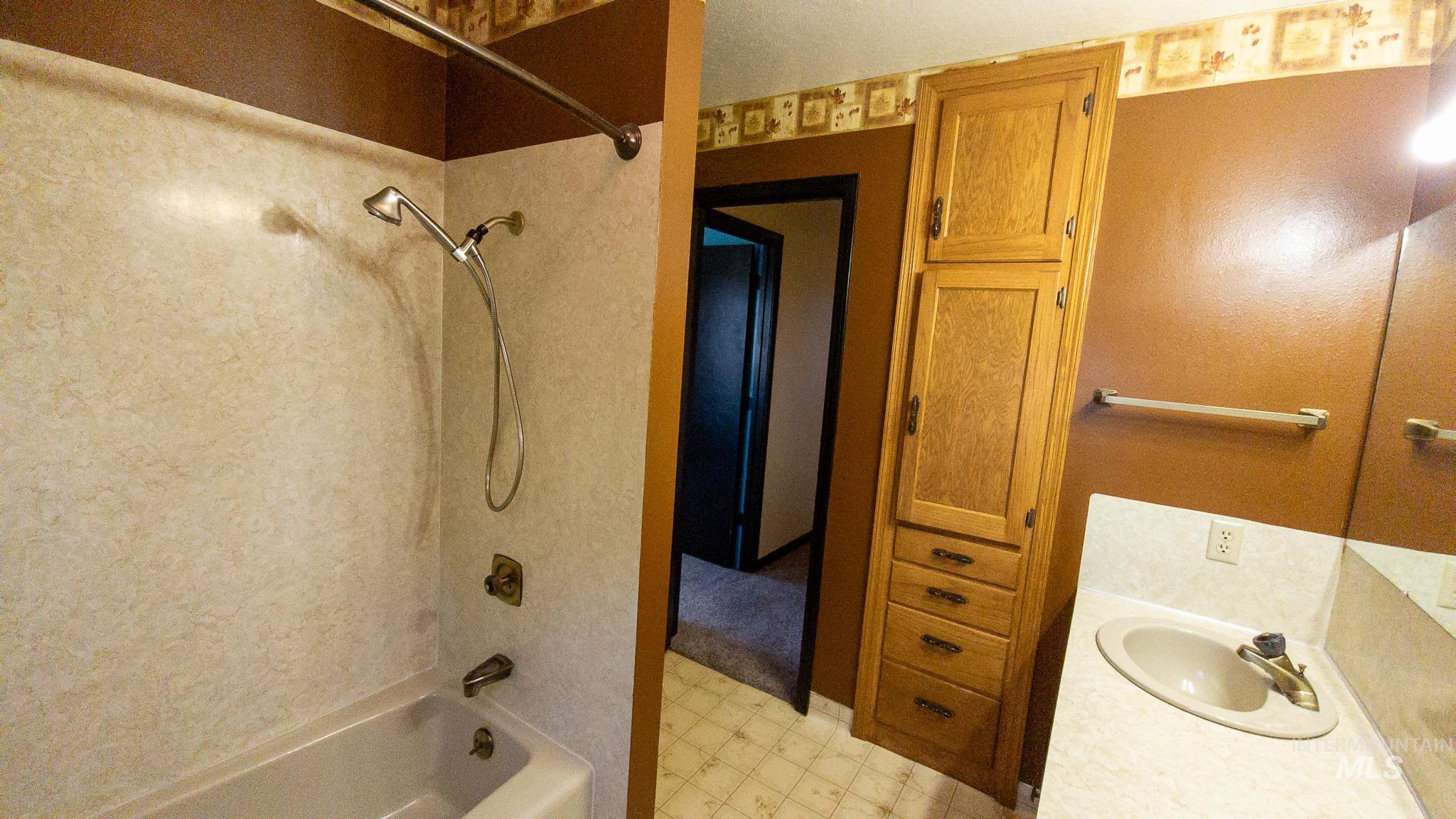 1530 E 4200 N, Buhl, Idaho 83316, 4 Bedrooms, 3 Bathrooms, Residential For Sale, Price $649,900,MLS 98986362