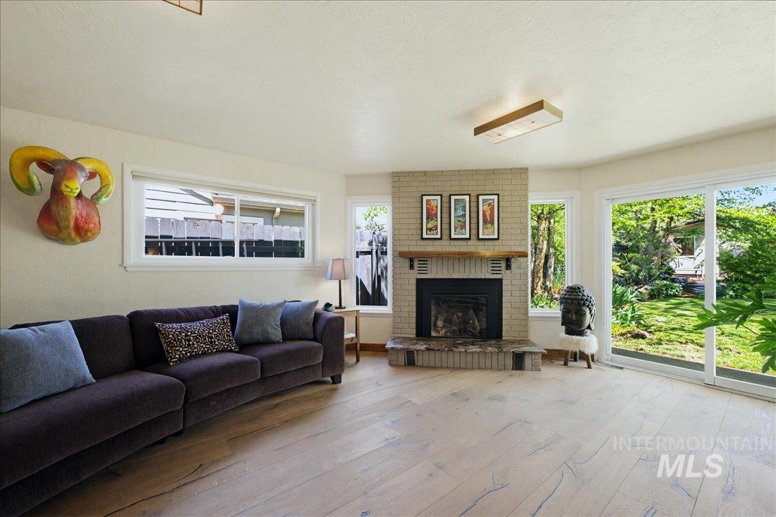 206 N Bacon Dr, Boise, Idaho 83712, 3 Bedrooms, 2 Bathrooms, Residential For Sale, Price $849,000,MLS 98986363