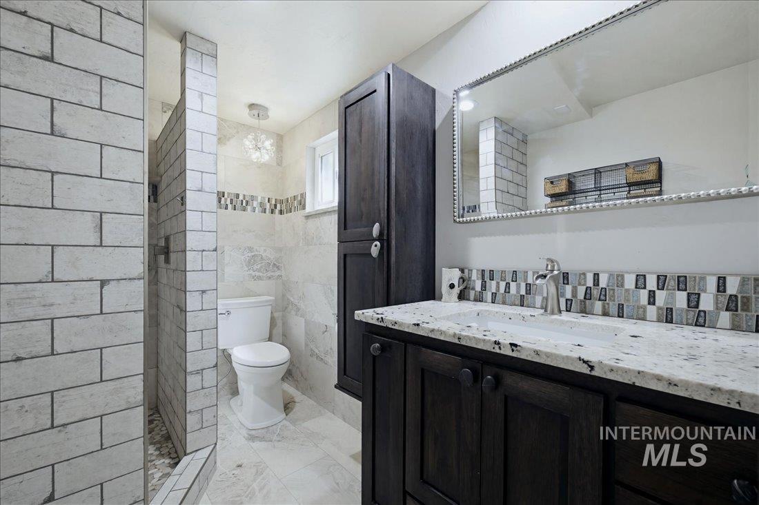 206 N Bacon Dr, Boise, Idaho 83712, 3 Bedrooms, 2 Bathrooms, Residential For Sale, Price $849,000,MLS 98986363
