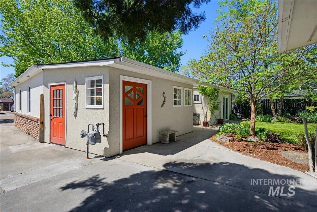 206 N Bacon Dr, Boise, Idaho 83712, 3 Bedrooms, 2 Bathrooms, Residential For Sale, Price $849,000,MLS 98986363