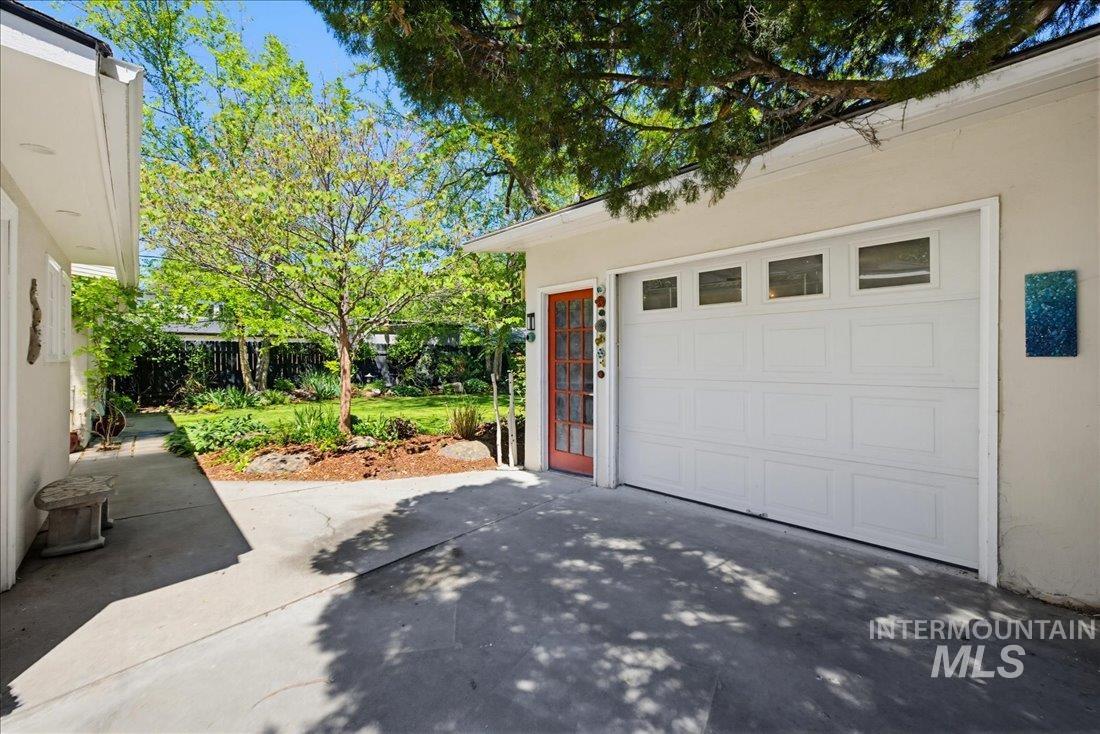 206 N Bacon Dr, Boise, Idaho 83712, 3 Bedrooms, 2 Bathrooms, Residential For Sale, Price $849,000,MLS 98986363