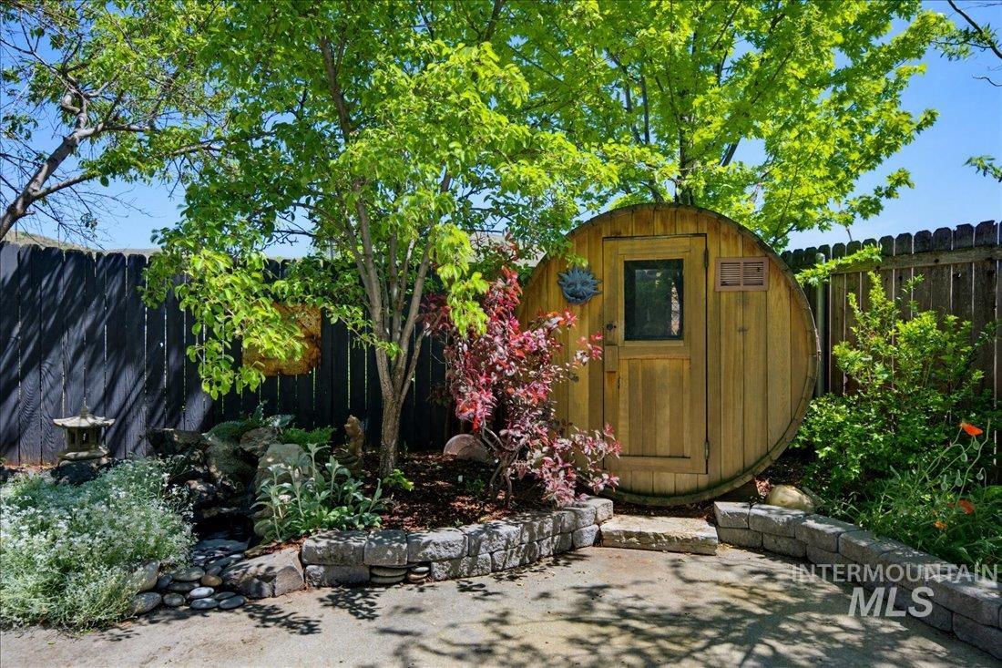 206 N Bacon Dr, Boise, Idaho 83712, 3 Bedrooms, 2 Bathrooms, Residential For Sale, Price $849,000,MLS 98986363