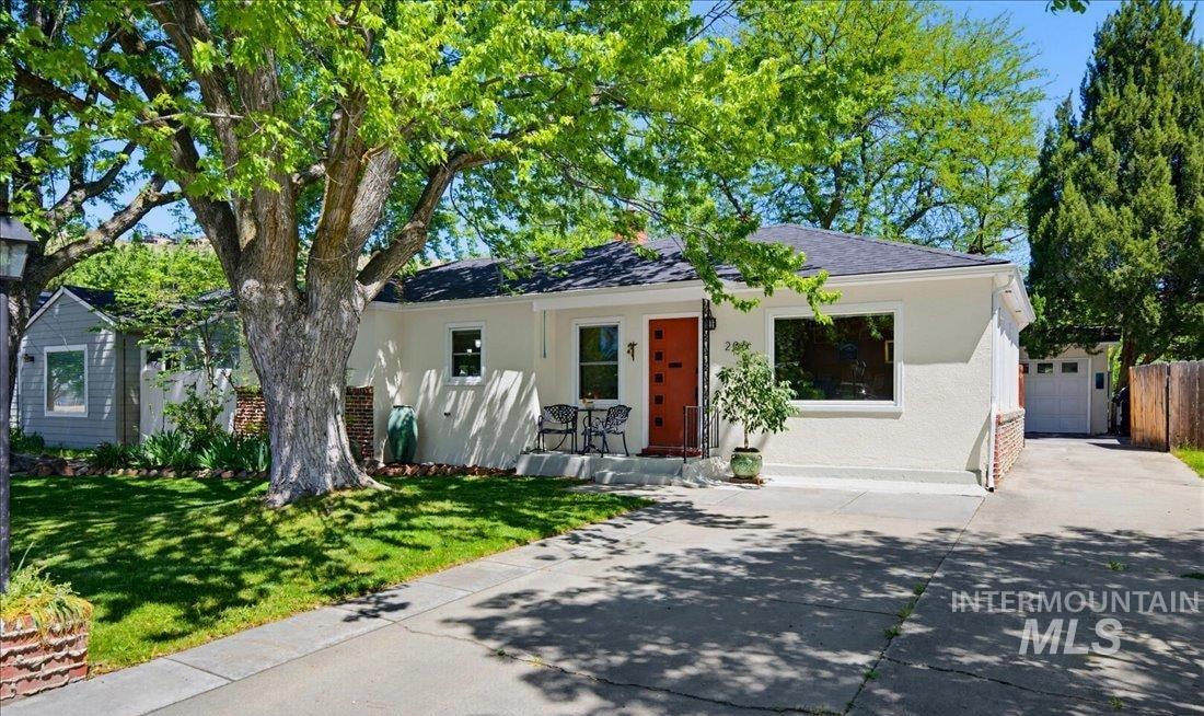 206 N Bacon Dr, Boise, Idaho 83712, 3 Bedrooms, 2 Bathrooms, Residential For Sale, Price $849,000,MLS 98986363