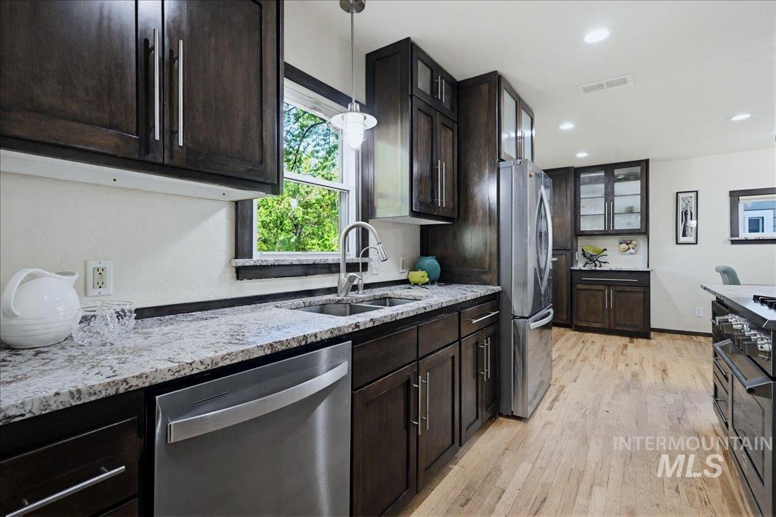 206 N Bacon Dr, Boise, Idaho 83712, 3 Bedrooms, 2 Bathrooms, Residential For Sale, Price $849,000,MLS 98986363
