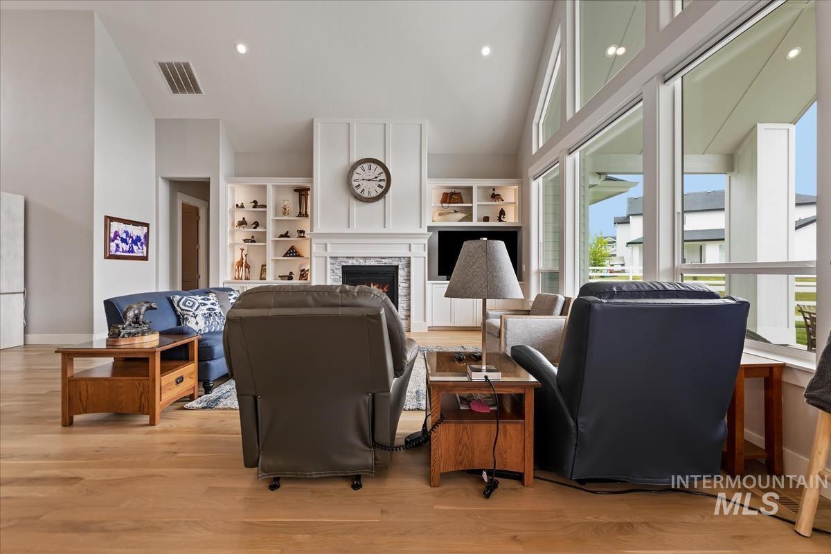 8253 W Brooks Dr, Boise, Idaho 83714, 3 Bedrooms, 2.5 Bathrooms, Residential For Sale, Price $985,000, 98986364