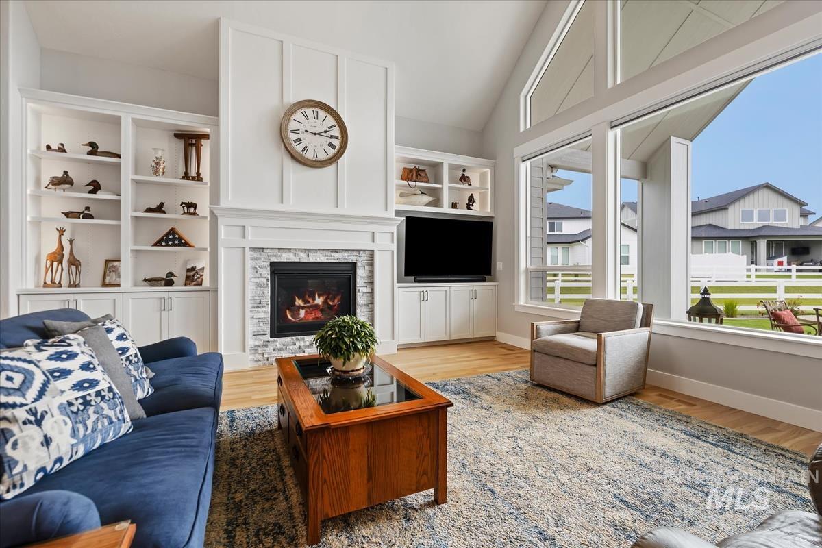 8253 W Brooks Dr, Boise, Idaho 83714, 3 Bedrooms, 2.5 Bathrooms, Residential For Sale, Price $985,000, 98986364