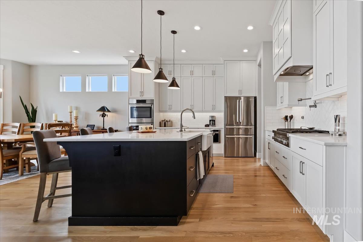 8253 W Brooks Dr, Boise, Idaho 83714, 3 Bedrooms, 2.5 Bathrooms, Residential For Sale, Price $985,000, 98986364