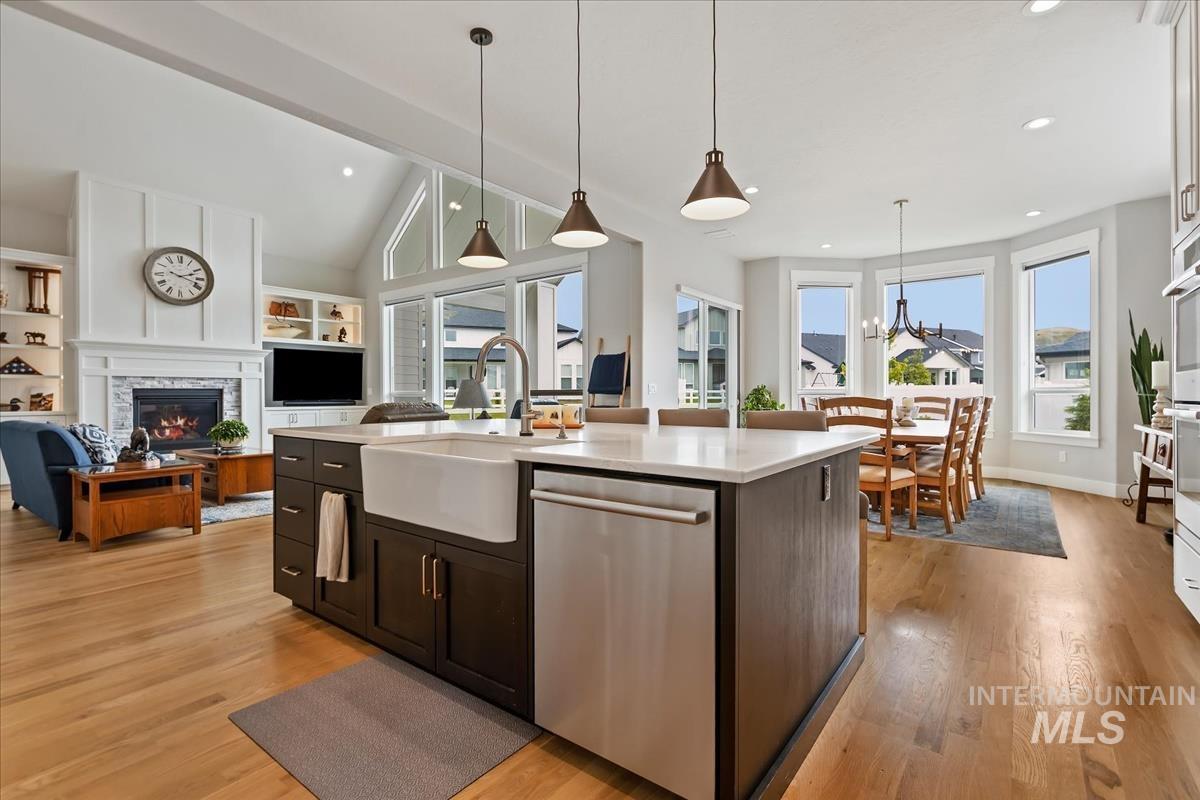 8253 W Brooks Dr, Boise, Idaho 83714, 3 Bedrooms, 2.5 Bathrooms, Residential For Sale, Price $985,000, 98986364