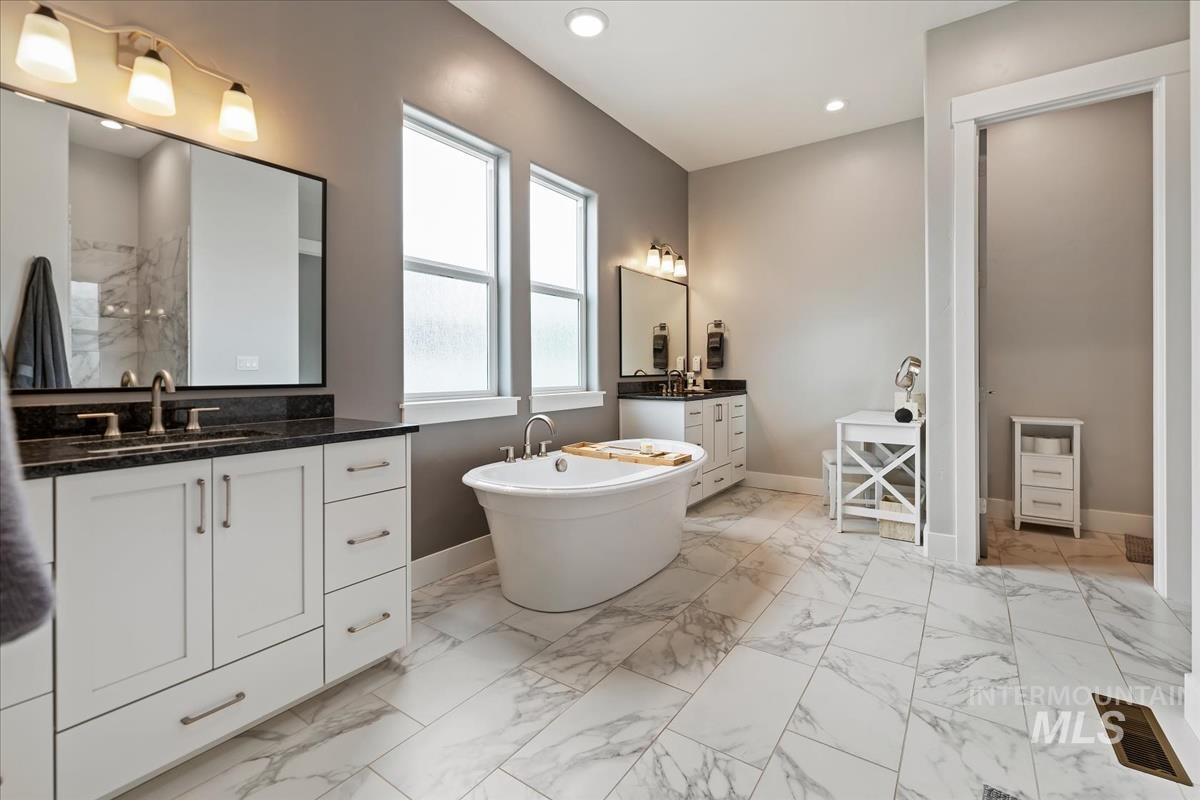8253 W Brooks Dr, Boise, Idaho 83714, 3 Bedrooms, 2.5 Bathrooms, Residential For Sale, Price $985,000, 98986364
