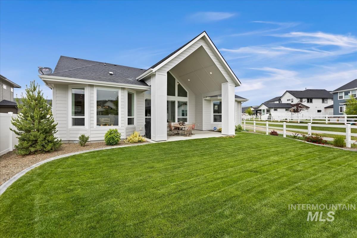 8253 W Brooks Dr, Boise, Idaho 83714, 3 Bedrooms, 2.5 Bathrooms, Residential For Sale, Price $985,000, 98986364