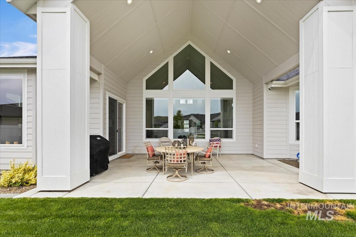 8253 W Brooks Dr, Boise, Idaho 83714, 3 Bedrooms, 2.5 Bathrooms, Residential For Sale, Price $985,000, 98986364