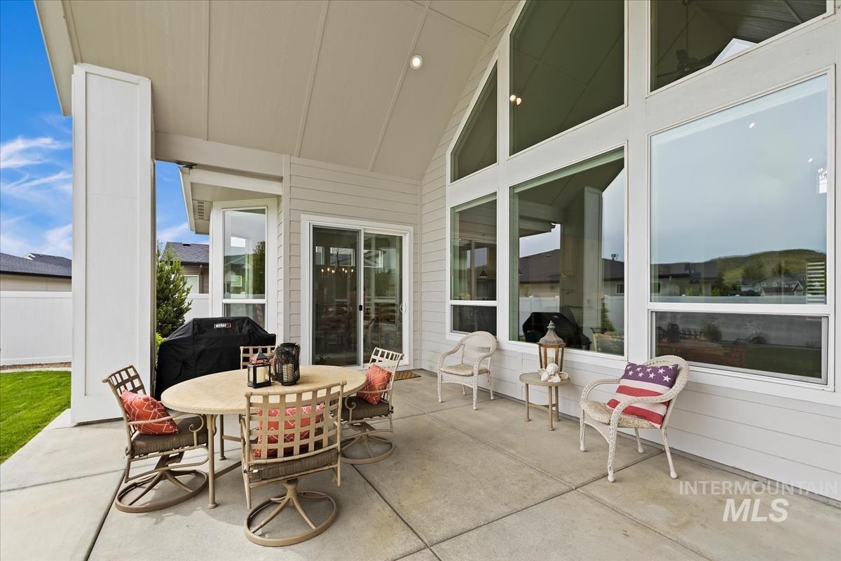 8253 W Brooks Dr, Boise, Idaho 83714, 3 Bedrooms, 2.5 Bathrooms, Residential For Sale, Price $985,000, 98986364