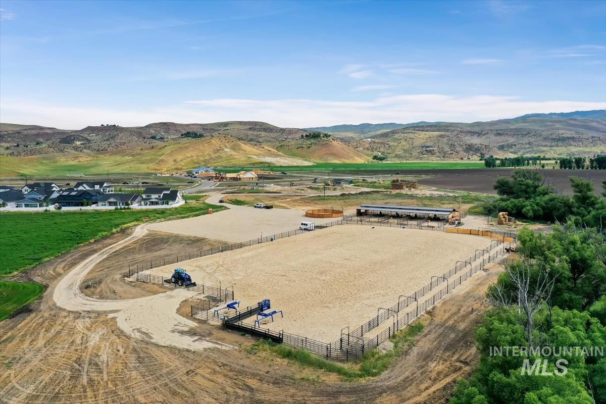 8253 W Brooks Dr, Boise, Idaho 83714, 3 Bedrooms, 2.5 Bathrooms, Residential For Sale, Price $985,000, 98986364
