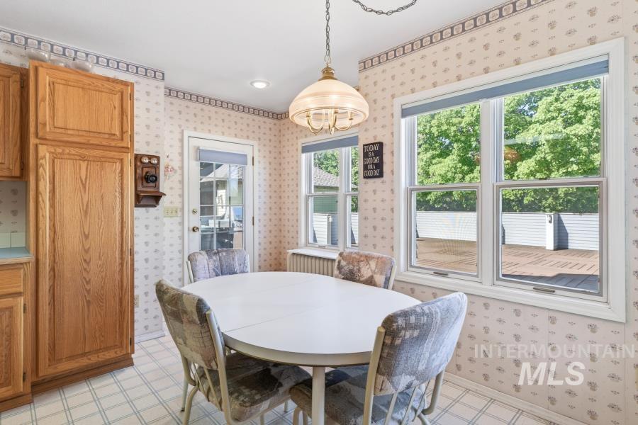 415 N Polk St, Moscow, Idaho 83843, 5 Bedrooms, 3 Bathrooms, Residential For Sale, Price $680,000,MLS 98986365