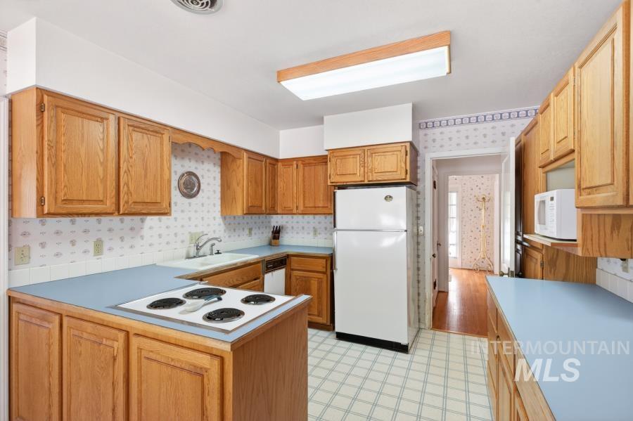 415 N Polk St, Moscow, Idaho 83843, 5 Bedrooms, 3 Bathrooms, Residential For Sale, Price $680,000,MLS 98986365