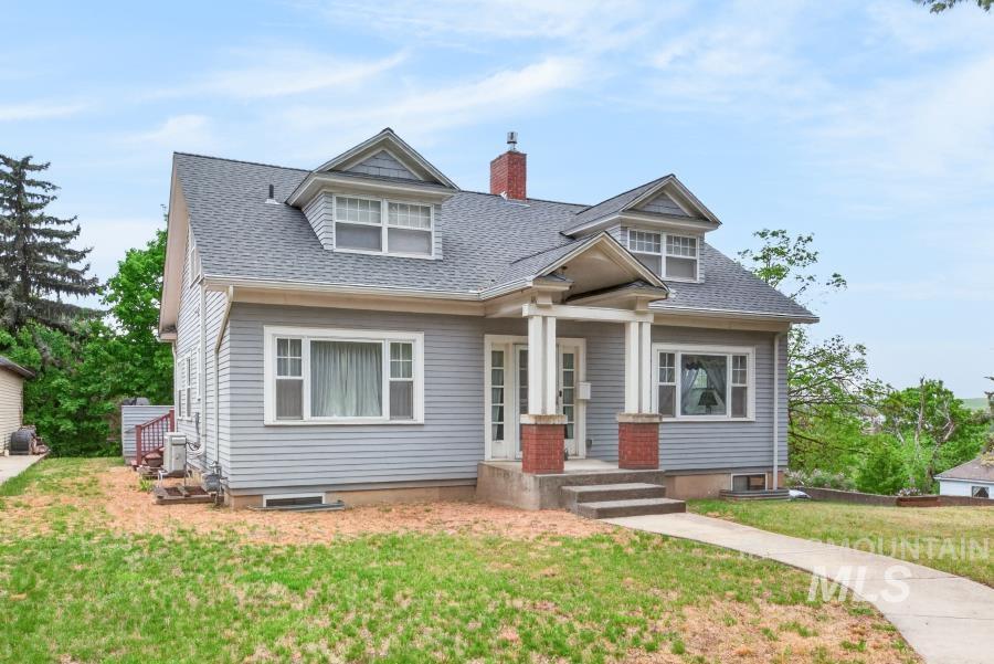 415 N Polk St, Moscow, Idaho 83843, 5 Bedrooms, 3 Bathrooms, Residential For Sale, Price $680,000,MLS 98986365