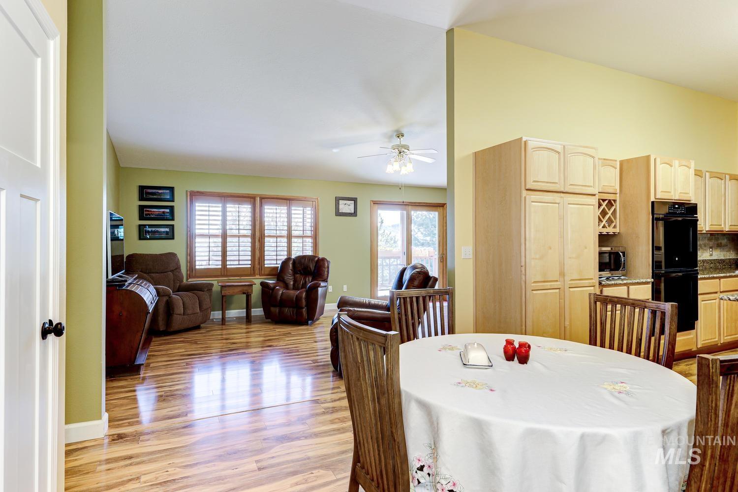 211 Evergreen Dr., Boise, Idaho 83716, 3 Bedrooms, 3 Bathrooms, Residential For Sale, Price $499,000, 98986373