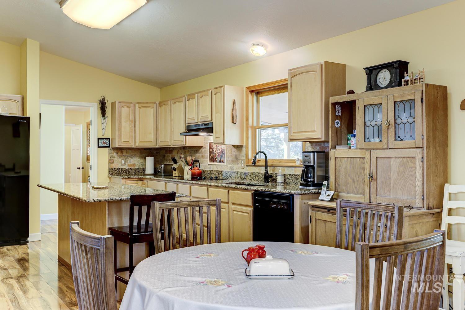 211 Evergreen Dr., Boise, Idaho 83716, 3 Bedrooms, 3 Bathrooms, Residential For Sale, Price $499,000, 98986373