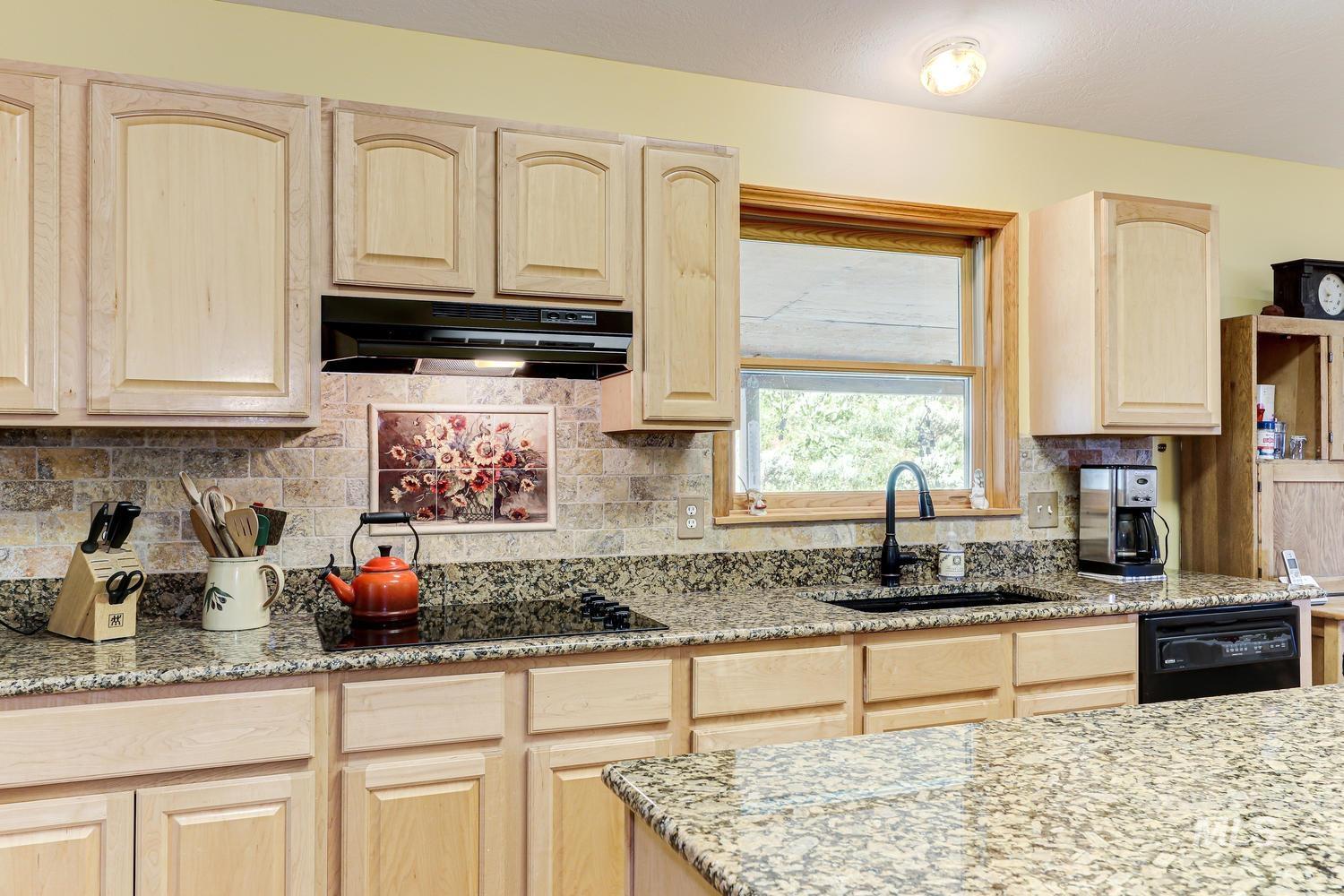 211 Evergreen Dr., Boise, Idaho 83716, 3 Bedrooms, 3 Bathrooms, Residential For Sale, Price $499,000, 98986373