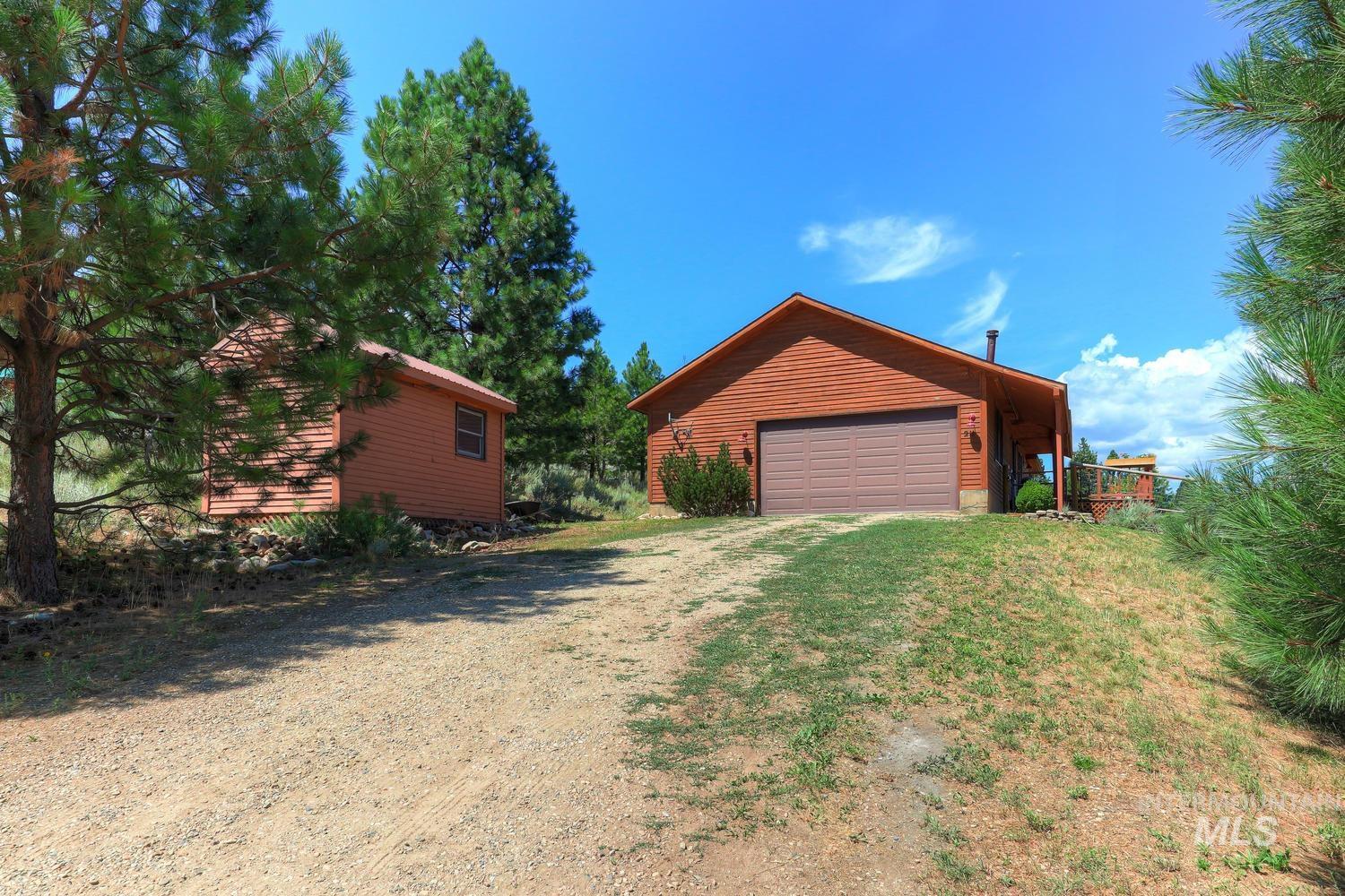 211 Evergreen Dr., Boise, Idaho 83716, 3 Bedrooms, 3 Bathrooms, Residential For Sale, Price $499,000, 98986373