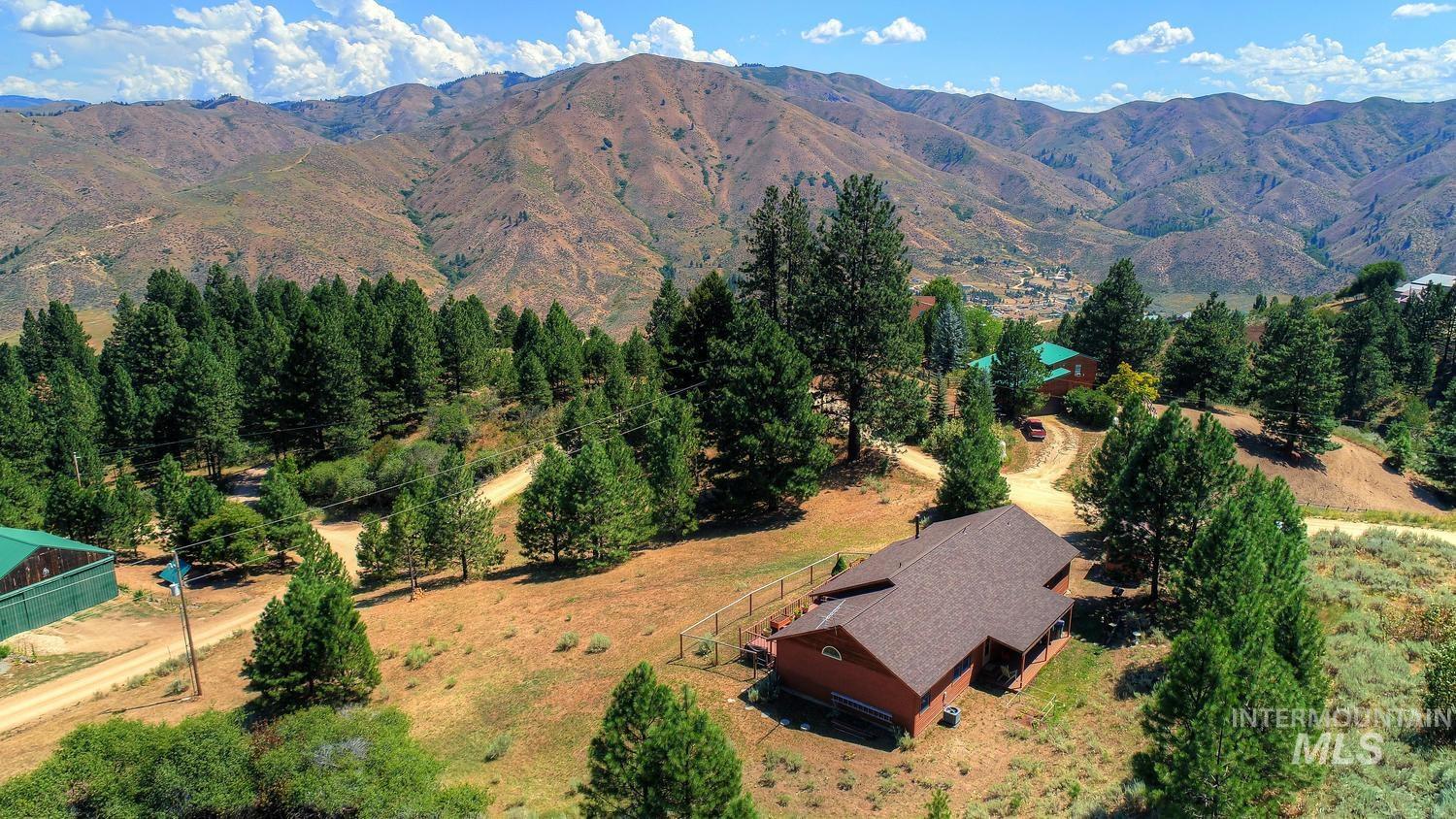 211 Evergreen Dr., Boise, Idaho 83716, 3 Bedrooms, 3 Bathrooms, Residential For Sale, Price $499,000, 98986373