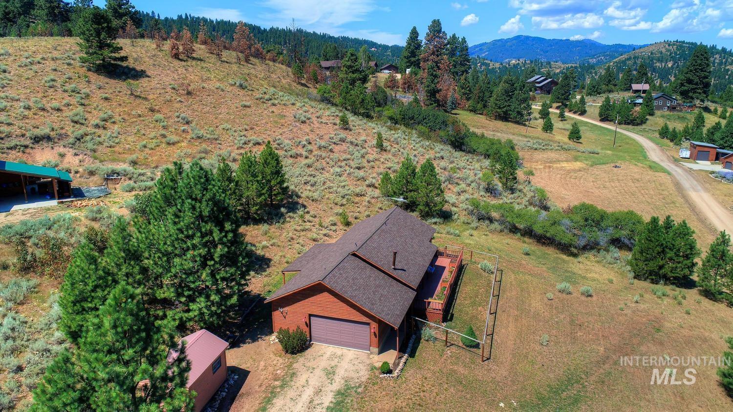 211 Evergreen Dr., Boise, Idaho 83716, 3 Bedrooms, 3 Bathrooms, Residential For Sale, Price $499,000, 98986373