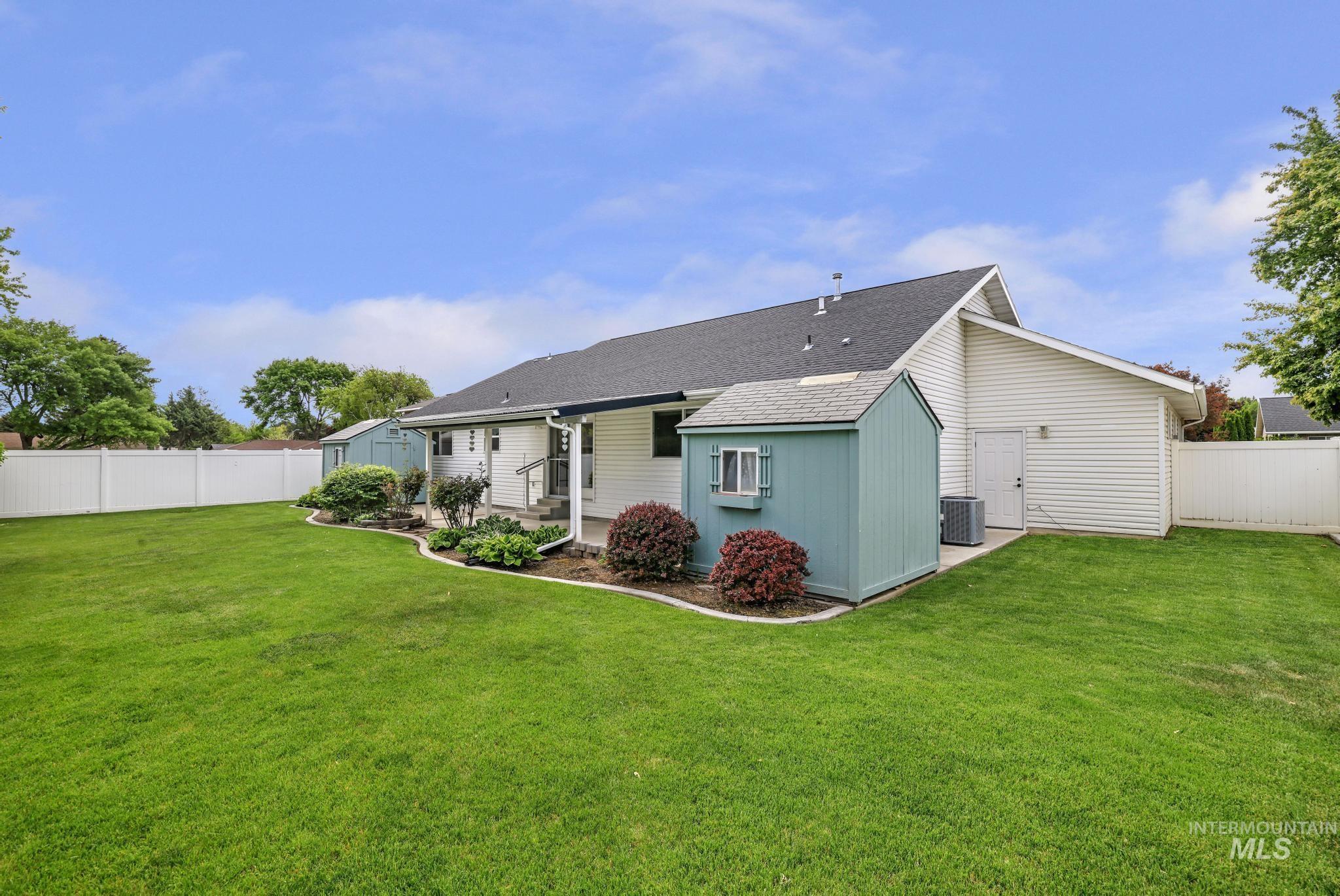 1433 Julie Ln., Twin Falls, Idaho 83301, 3 Bedrooms, 2 Bathrooms, Residential For Sale, Price $369,900, 98986374