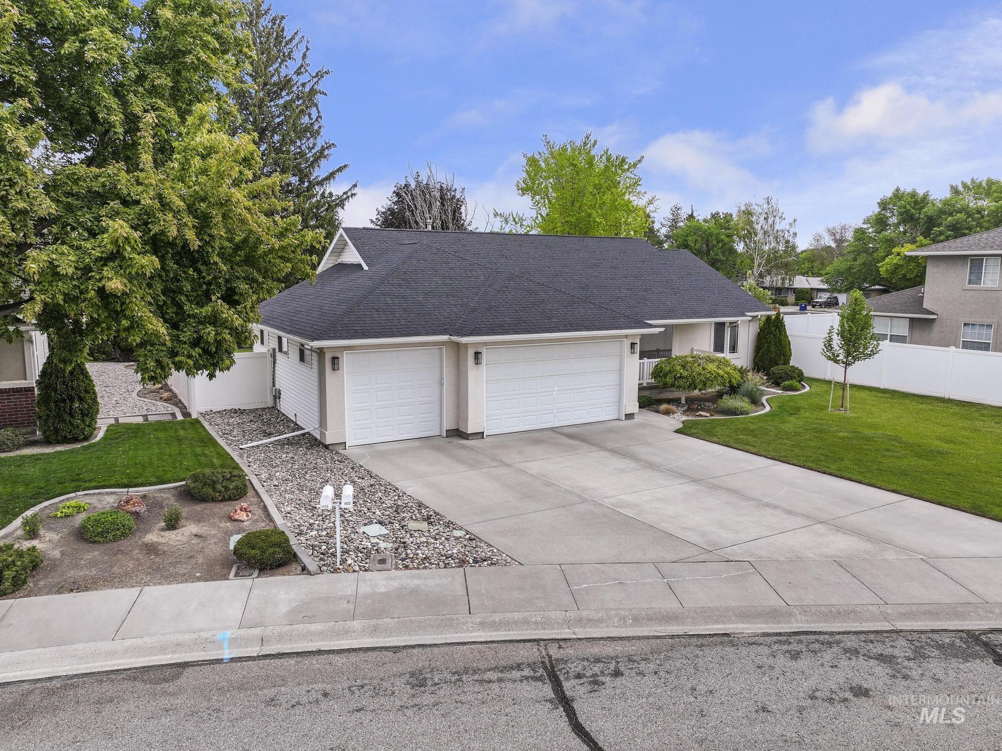 1433 Julie Ln., Twin Falls, Idaho 83301, 3 Bedrooms, 2 Bathrooms, Residential For Sale, Price $369,900, 98986374