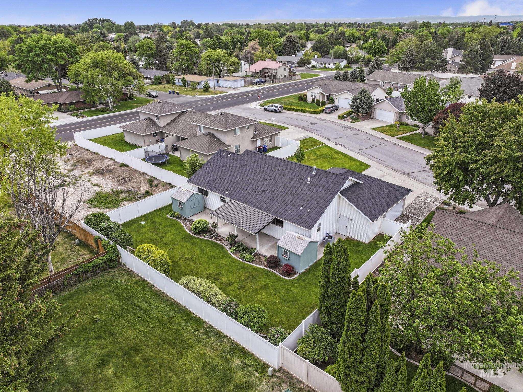 1433 Julie Ln., Twin Falls, Idaho 83301, 3 Bedrooms, 2 Bathrooms, Residential For Sale, Price $369,900, 98986374