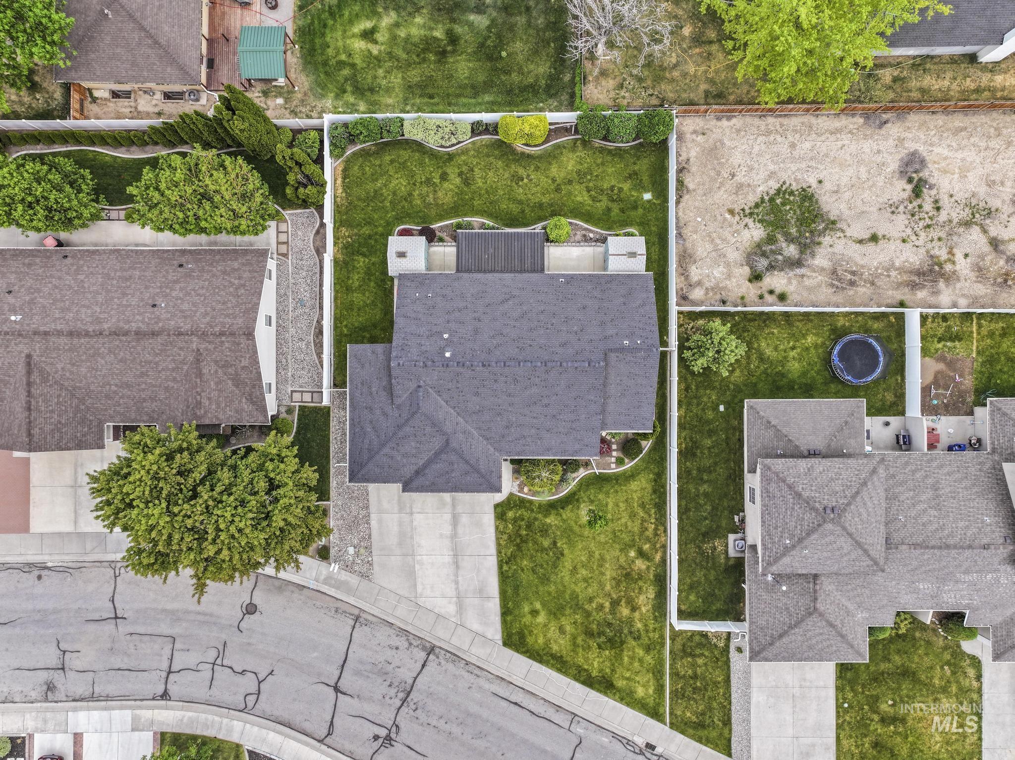 1433 Julie Ln., Twin Falls, Idaho 83301, 3 Bedrooms, 2 Bathrooms, Residential For Sale, Price $369,900, 98986374