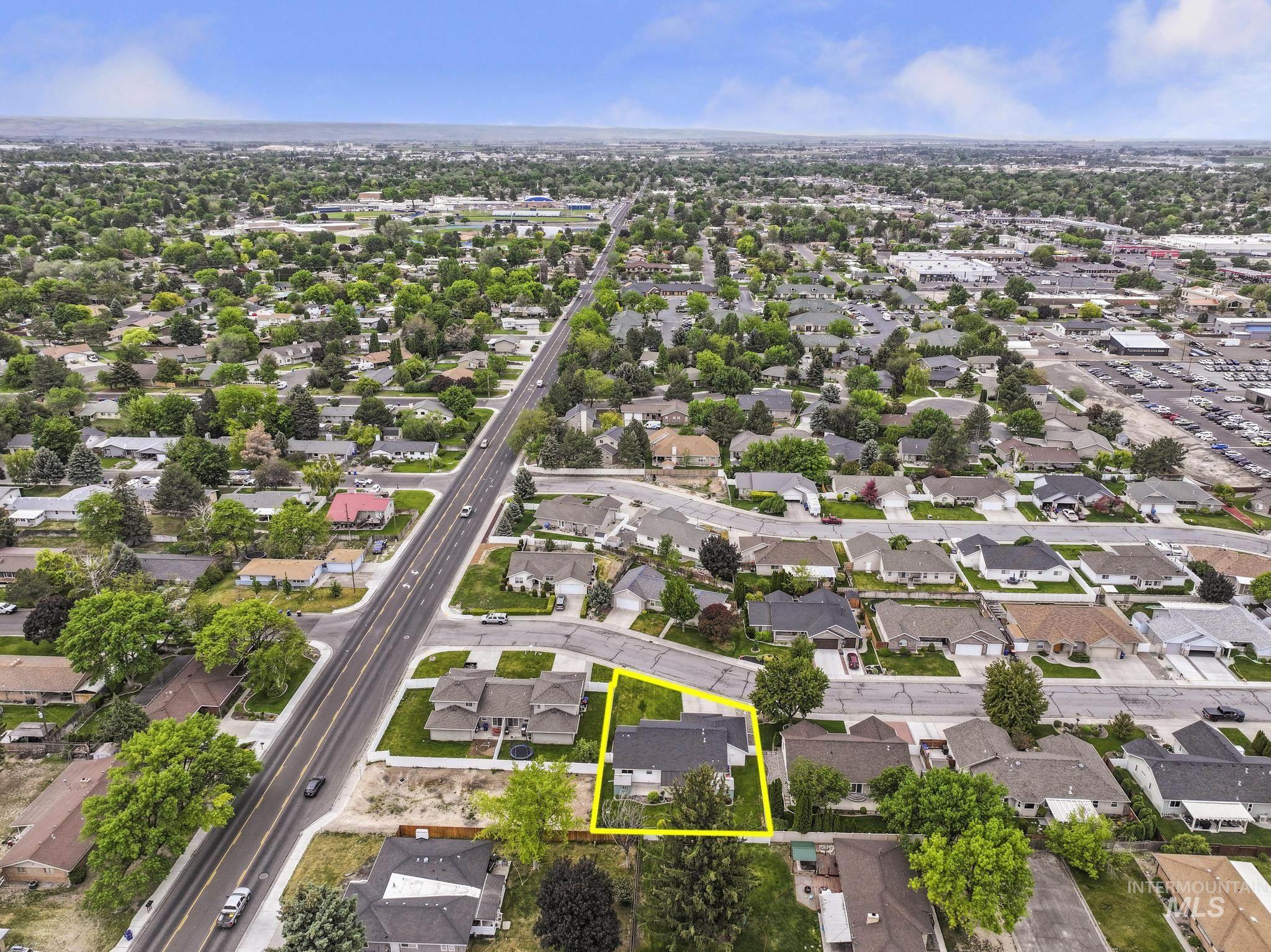 1433 Julie Ln., Twin Falls, Idaho 83301, 3 Bedrooms, 2 Bathrooms, Residential For Sale, Price $369,900, 98986374