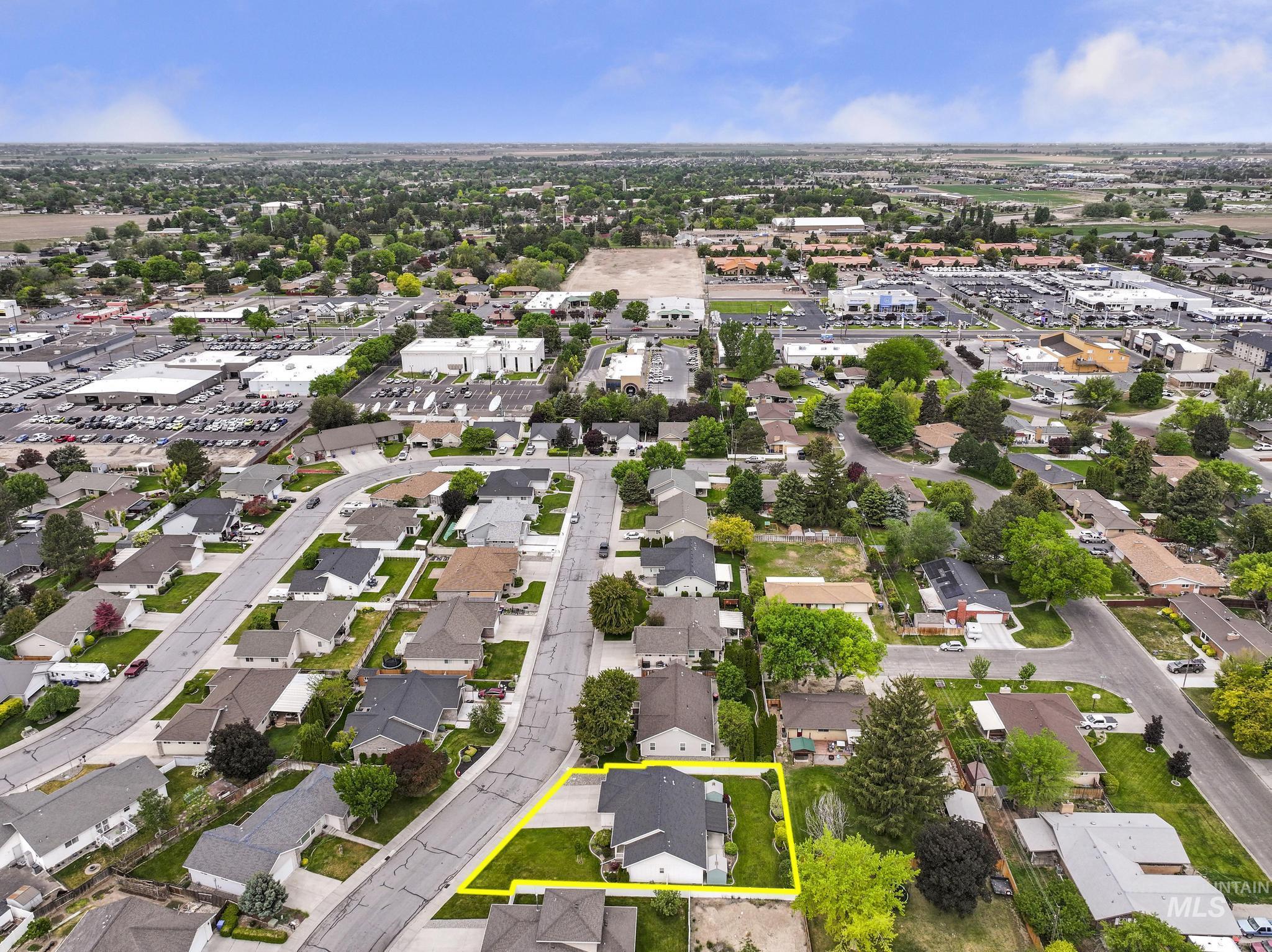1433 Julie Ln., Twin Falls, Idaho 83301, 3 Bedrooms, 2 Bathrooms, Residential For Sale, Price $369,900, 98986374