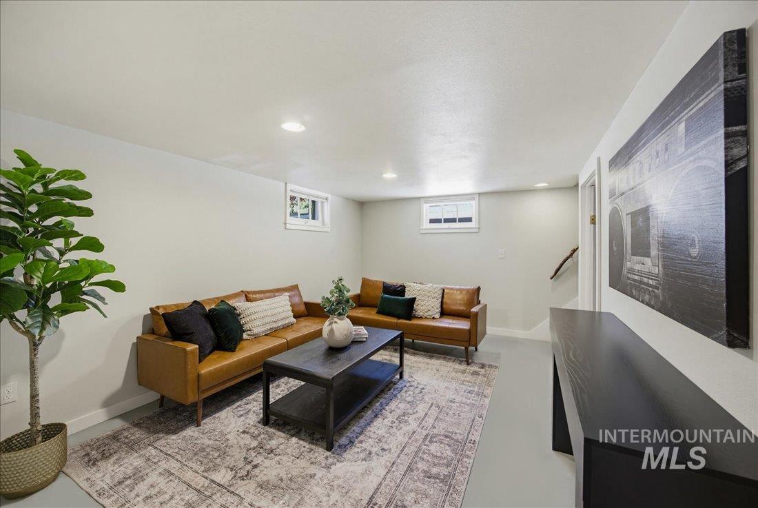 405 W Ada St, Boise, Idaho 83702, 3 Bedrooms, 2 Bathrooms, Residential For Sale, Price $924,000, 98986375