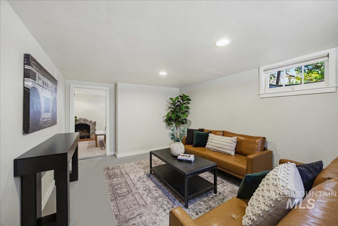 405 W Ada St, Boise, Idaho 83702, 3 Bedrooms, 2 Bathrooms, Residential For Sale, Price $924,000, 98986375