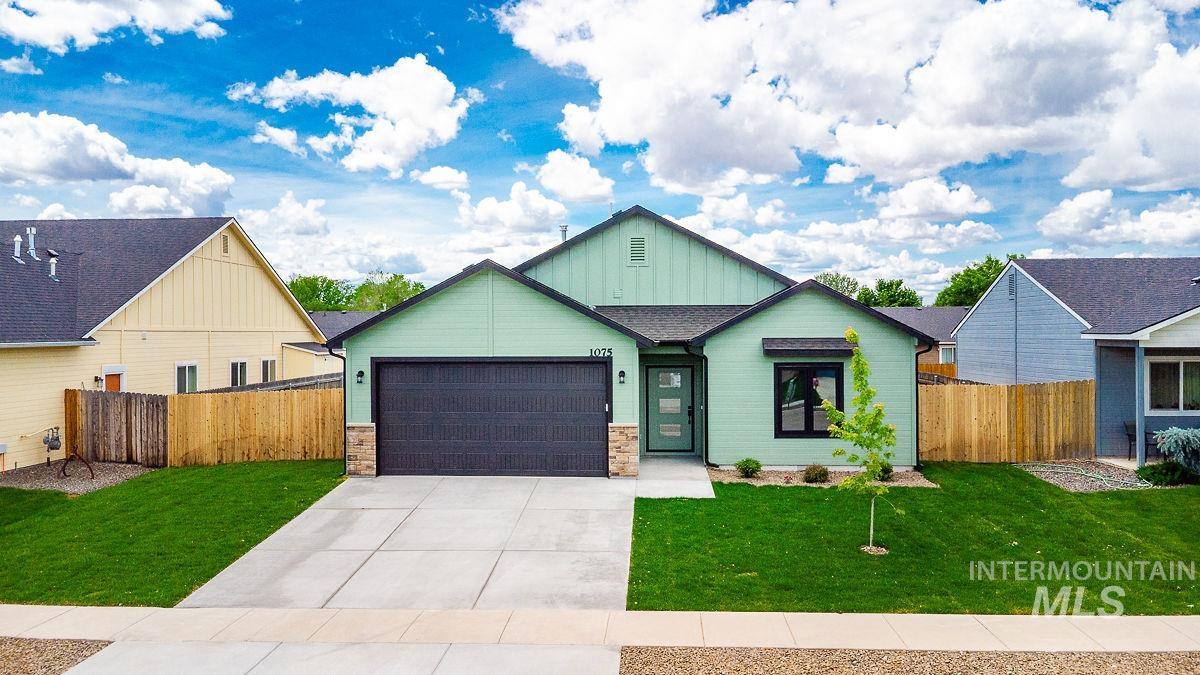 1075 W 10Th Street, Weiser, Idaho 83672, 3 Bedrooms, 2 Bathrooms, Residential For Sale, Price $379,900, 98986376