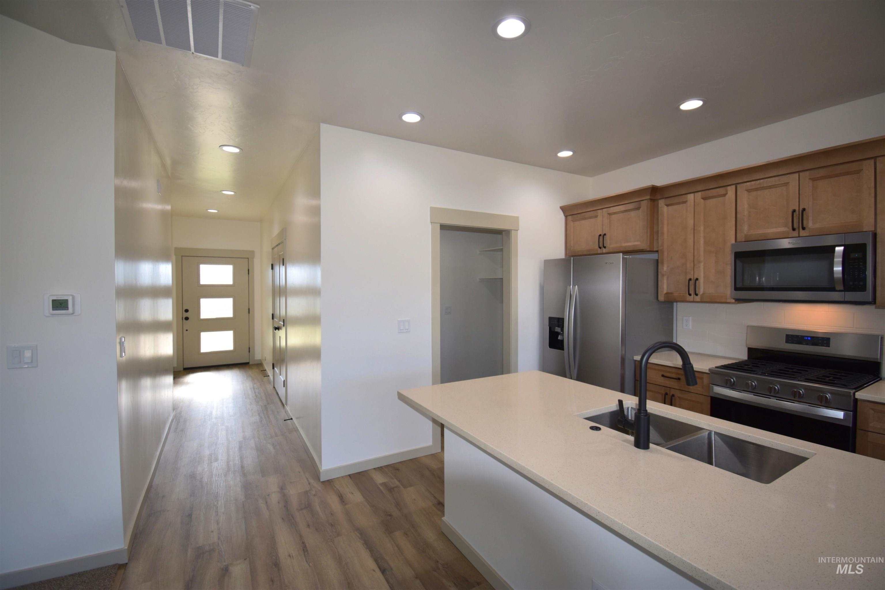1075 W 10Th Street, Weiser, Idaho 83672, 3 Bedrooms, 2 Bathrooms, Residential For Sale, Price $390,000,MLS 98986376