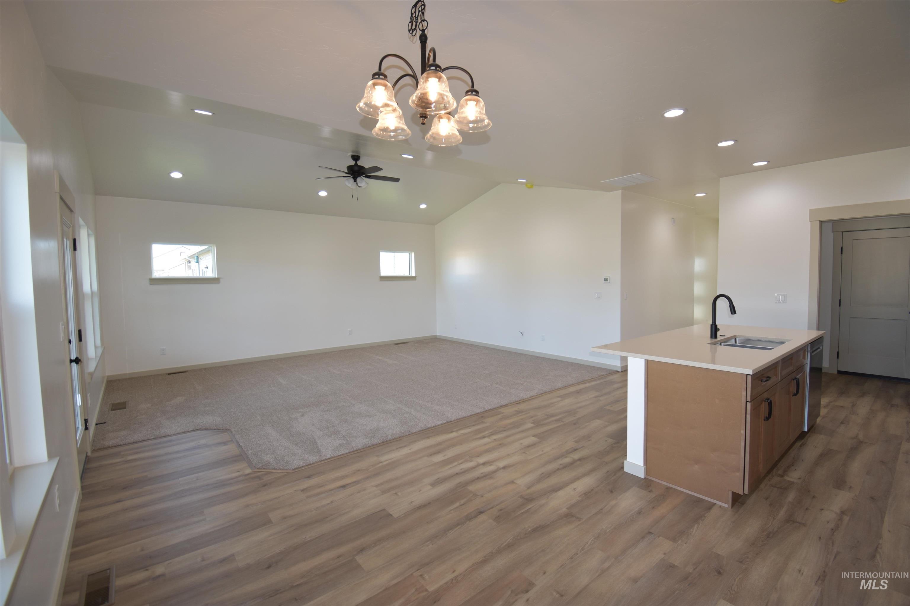 1075 W 10Th Street, Weiser, Idaho 83672, 3 Bedrooms, 2 Bathrooms, Residential For Sale, Price $390,000,MLS 98986376