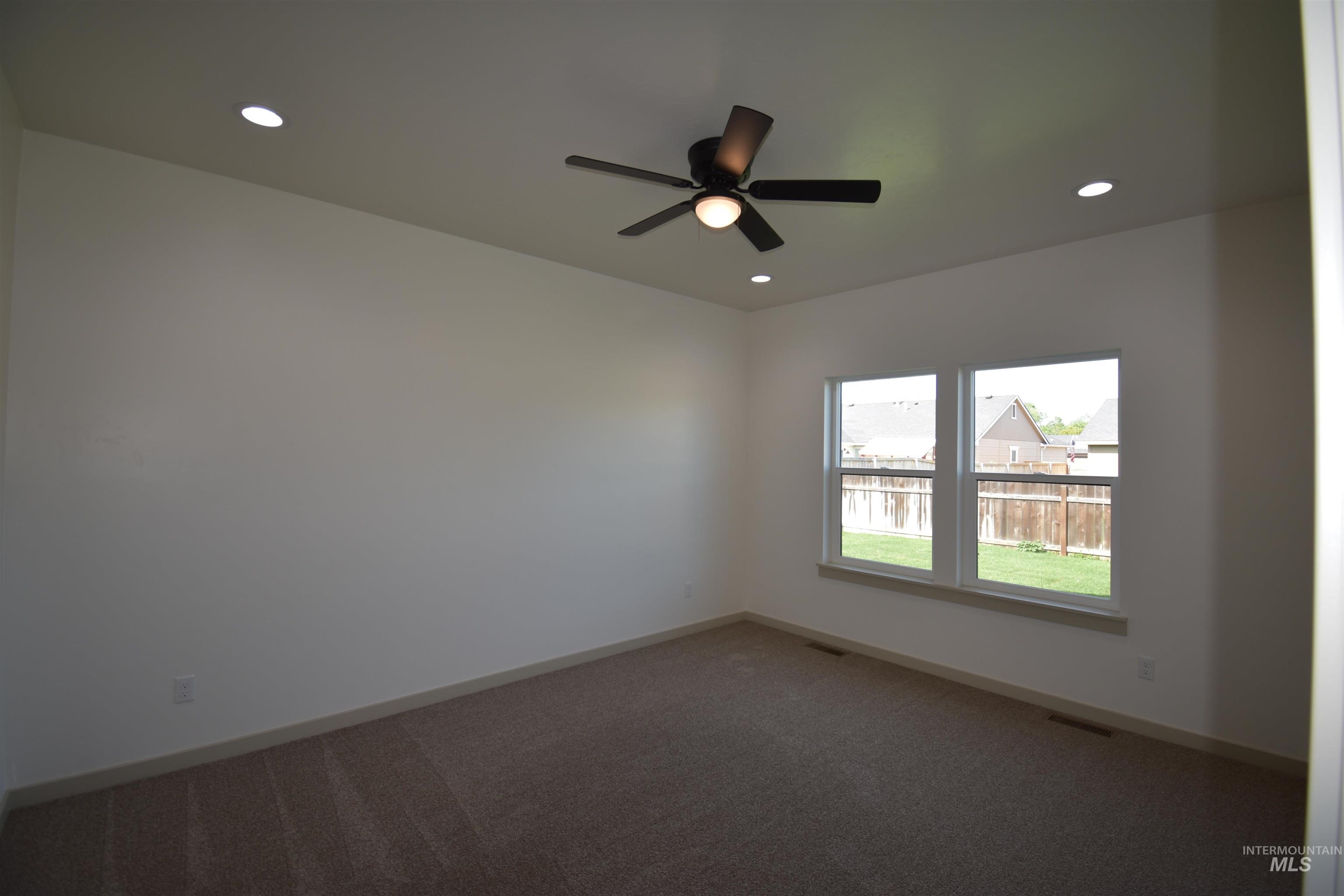 1075 W 10Th Street, Weiser, Idaho 83672, 3 Bedrooms, 2 Bathrooms, Residential For Sale, Price $390,000,MLS 98986376
