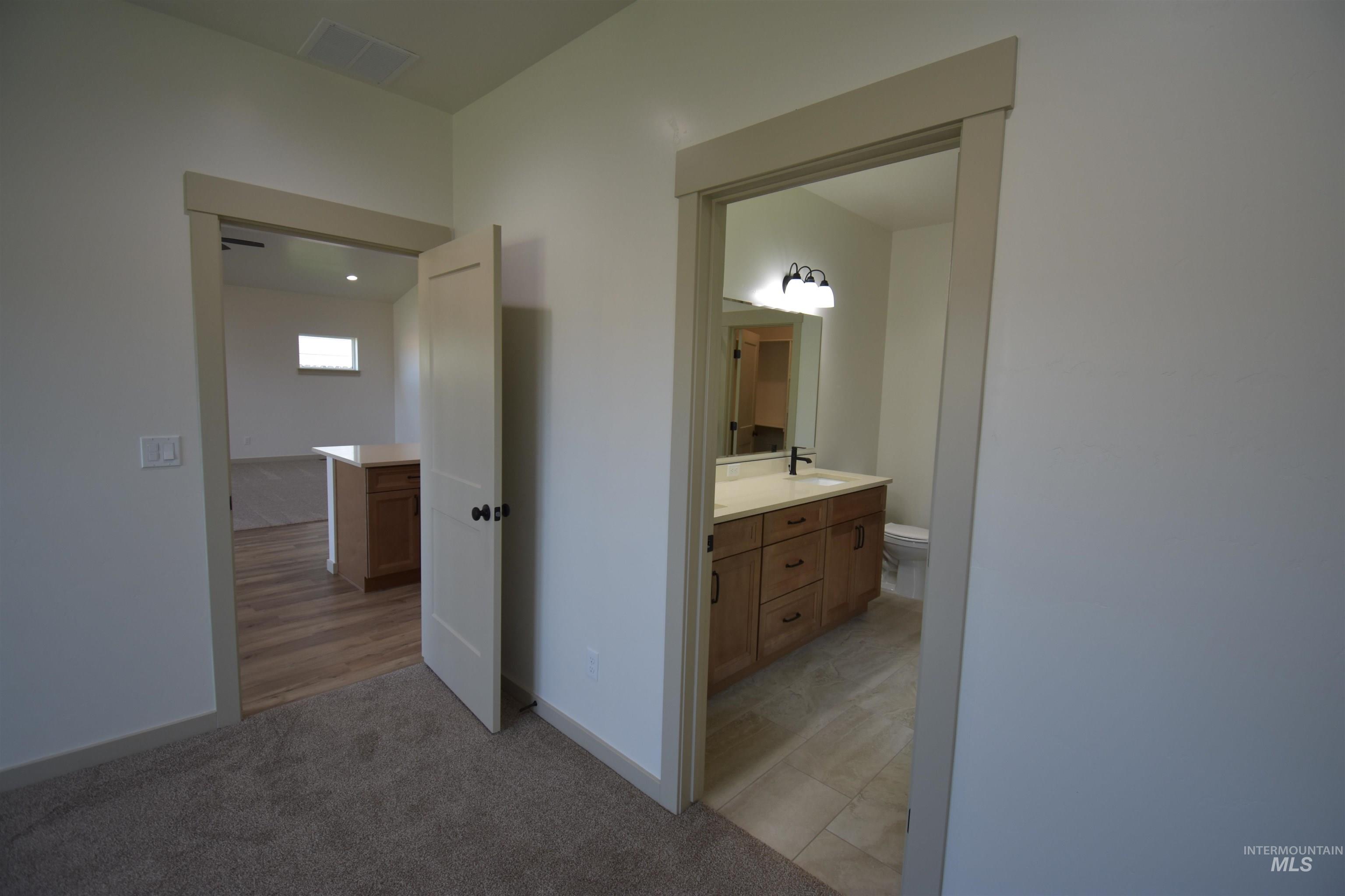 1075 W 10Th Street, Weiser, Idaho 83672, 3 Bedrooms, 2 Bathrooms, Residential For Sale, Price $390,000,MLS 98986376