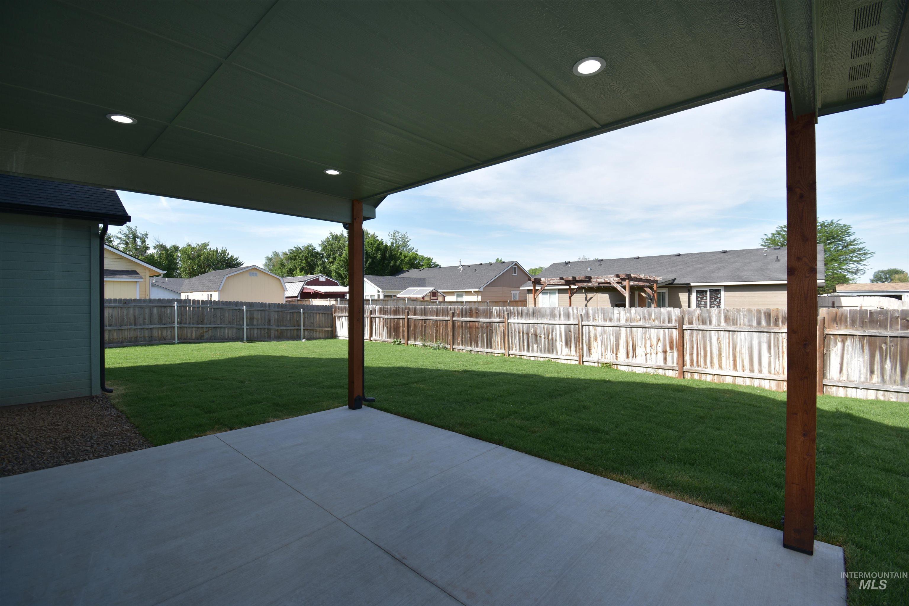 1075 W 10Th Street, Weiser, Idaho 83672, 3 Bedrooms, 2 Bathrooms, Residential For Sale, Price $390,000,MLS 98986376