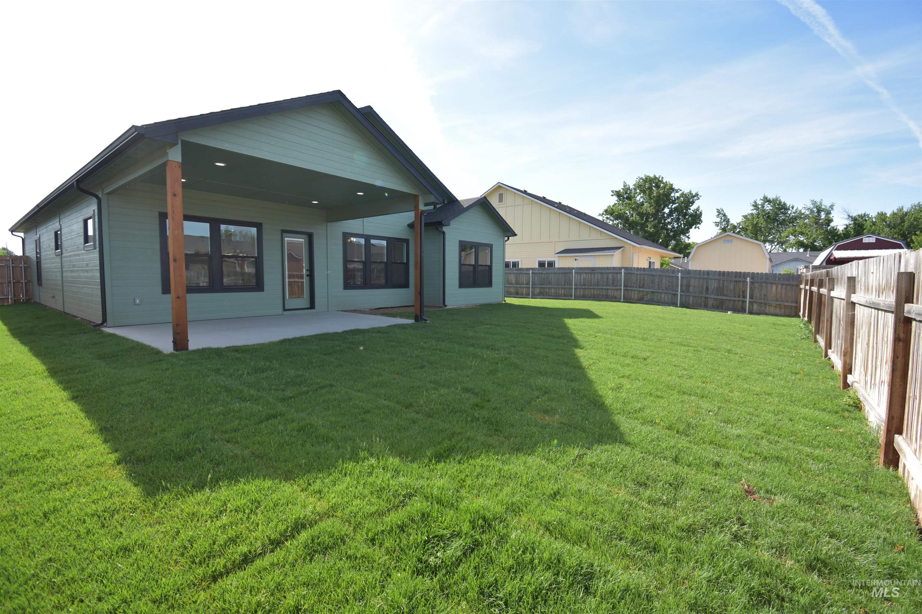 1075 W 10Th Street, Weiser, Idaho 83672, 3 Bedrooms, 2 Bathrooms, Residential For Sale, Price $390,000,MLS 98986376
