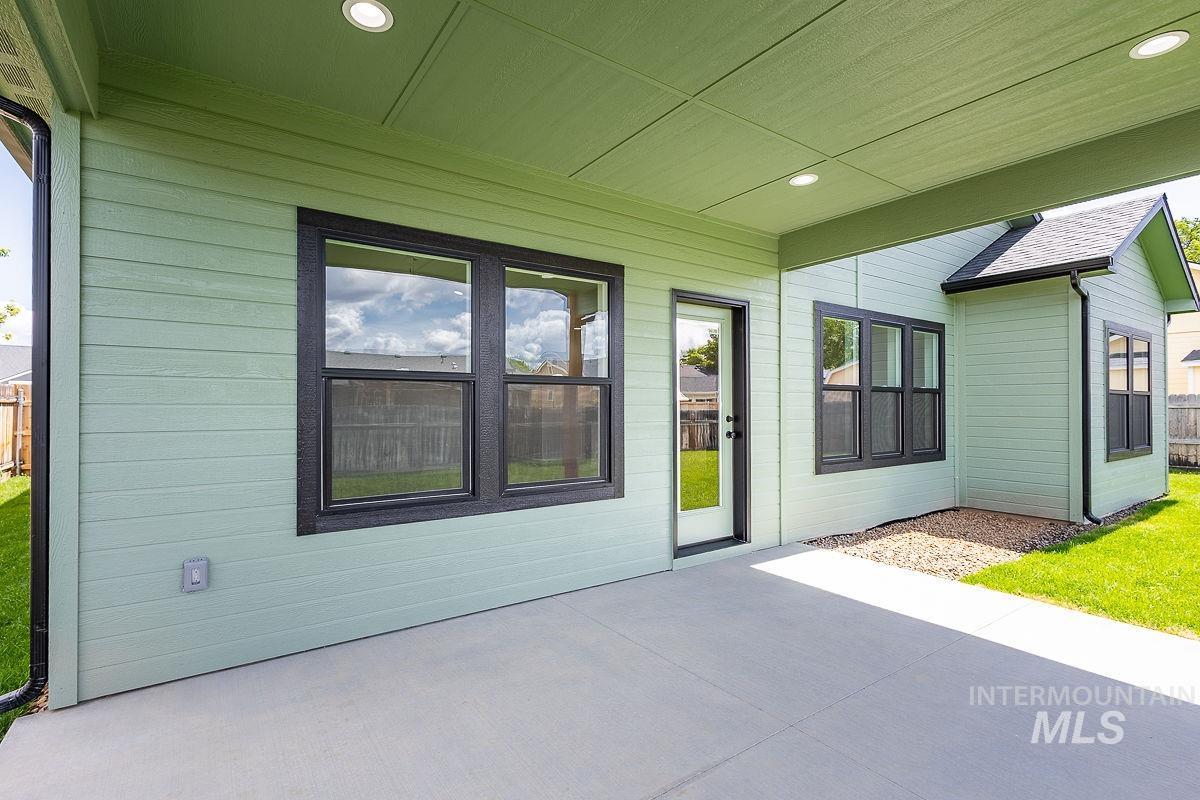 1075 W 10Th Street, Weiser, Idaho 83672, 3 Bedrooms, 2 Bathrooms, Residential For Sale, Price $379,900, 98986376